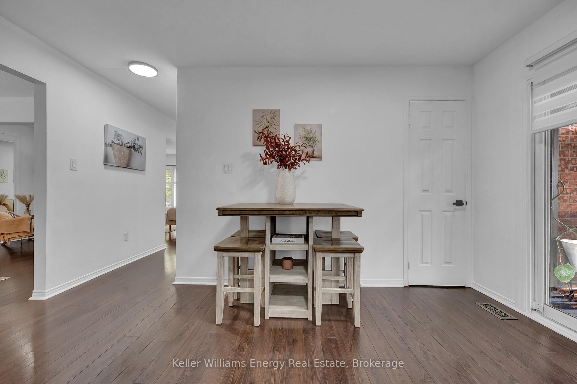 Photo 19 of 831 Lavis Street, Oshawa, Pinecrest — HOMEH