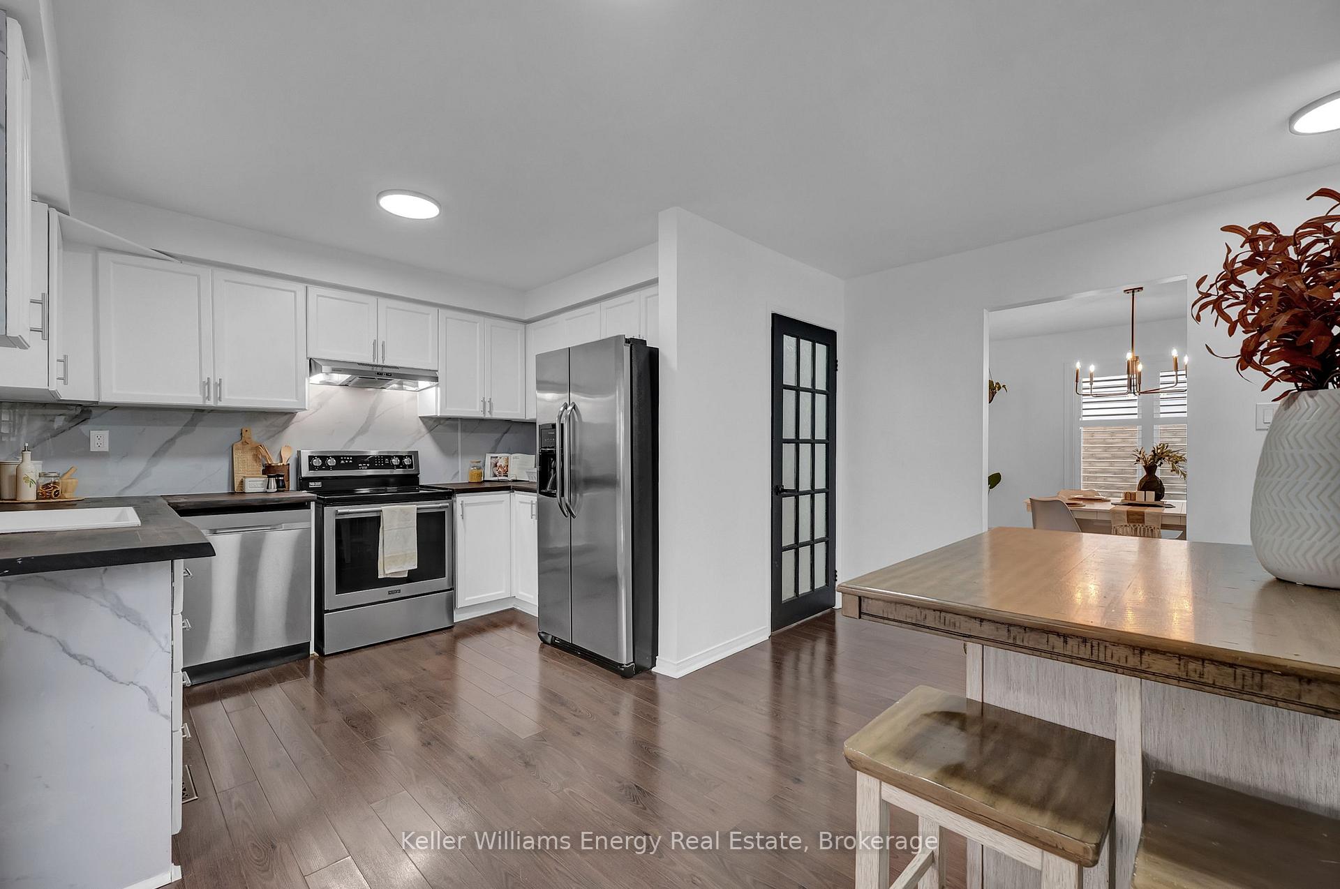 Photo 23 of 831 Lavis Street, Oshawa, Pinecrest — HOMEH