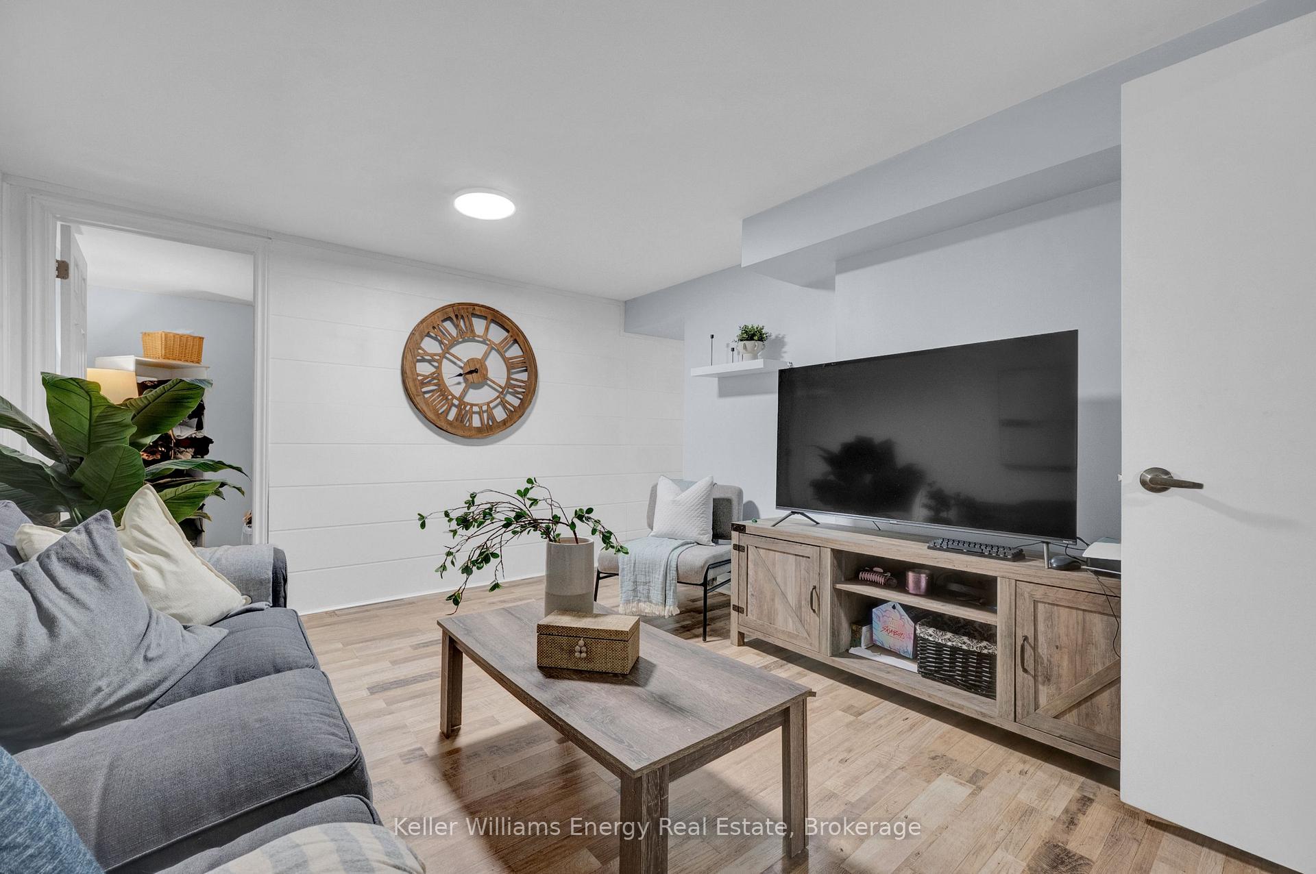 Photo 31 of 831 Lavis Street, Oshawa, Pinecrest — HOMEH