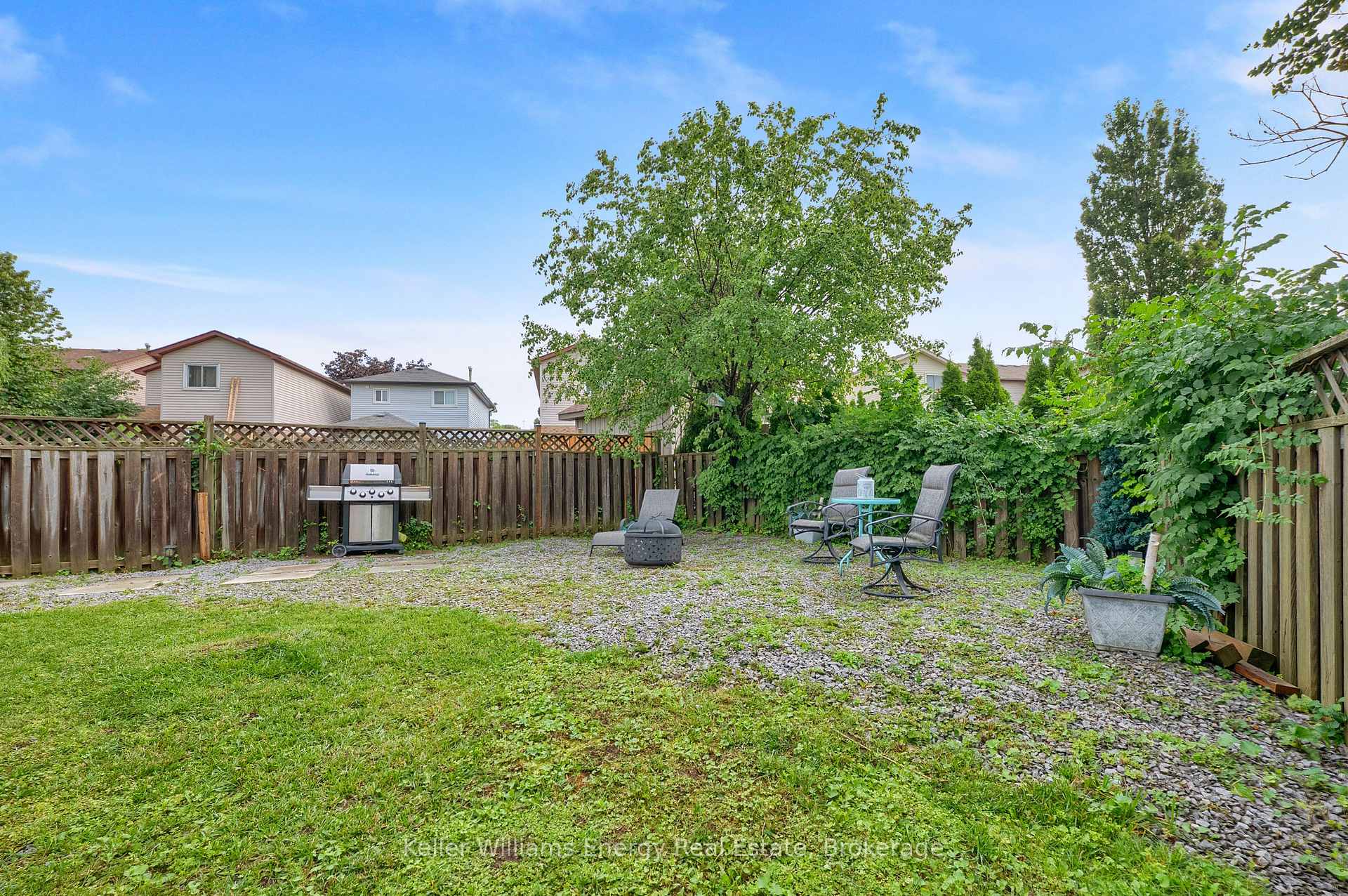 Photo 47 of 831 Lavis Street, Oshawa, Pinecrest — HOMEH