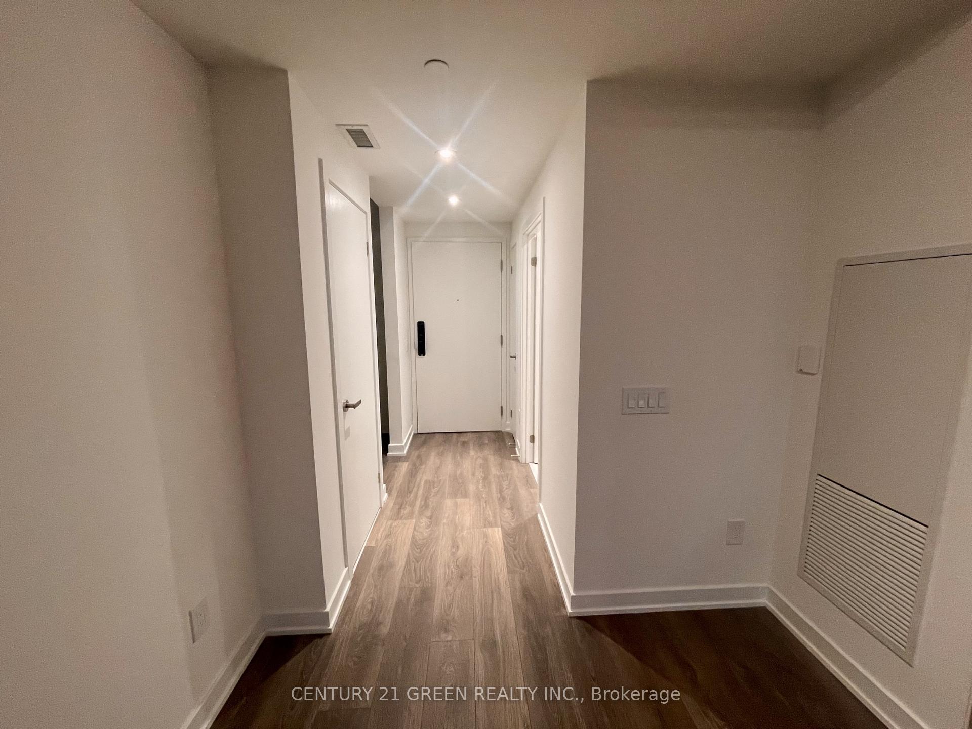 Photo 3 of Unit 206, 28 Ann Street, Mississauga, Port Credit — HOMEH