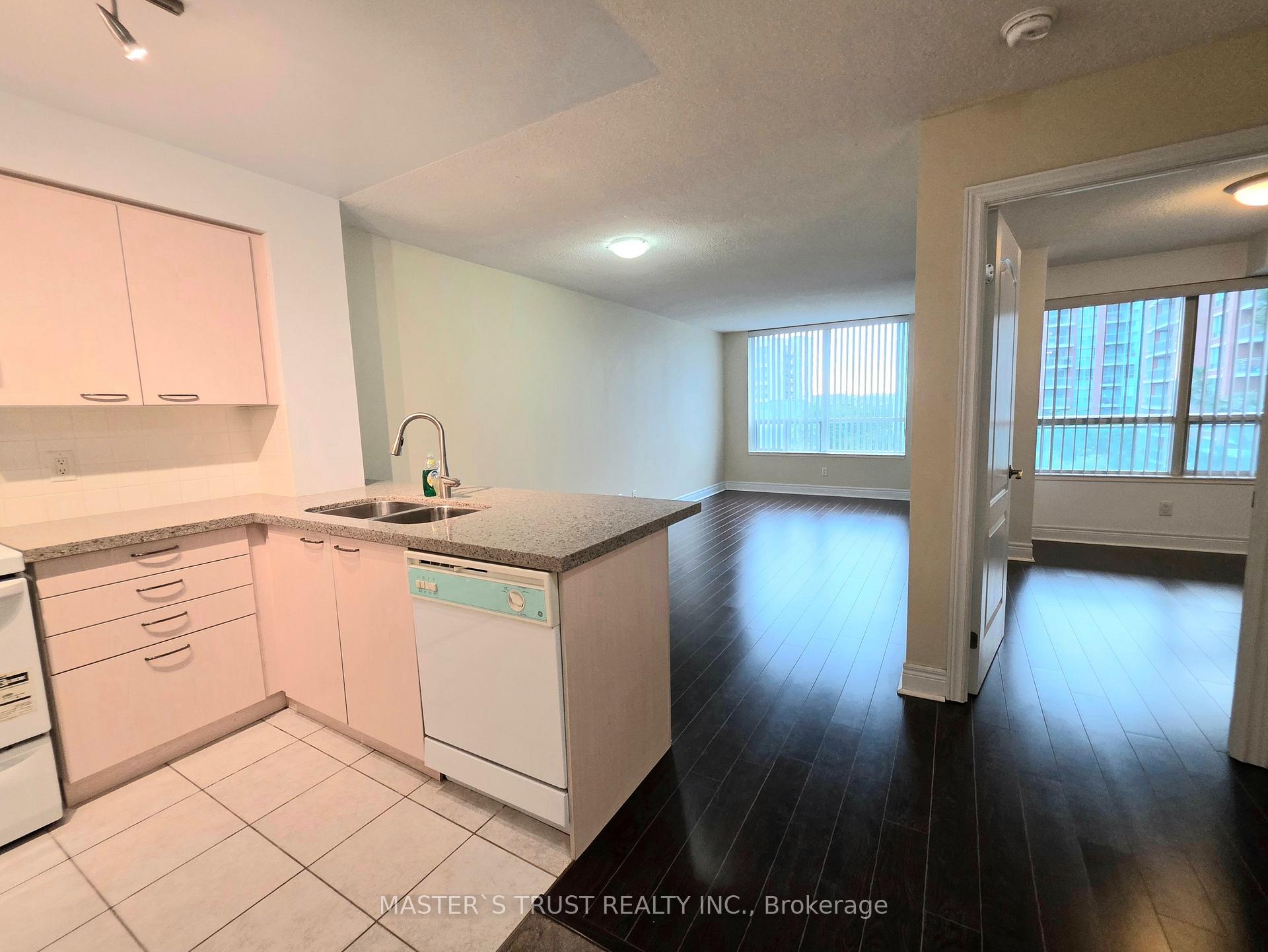 Photo 5 of Unit 522, 62 Suncrest Boulevard, Markham, Commerce Valley — HOMEH