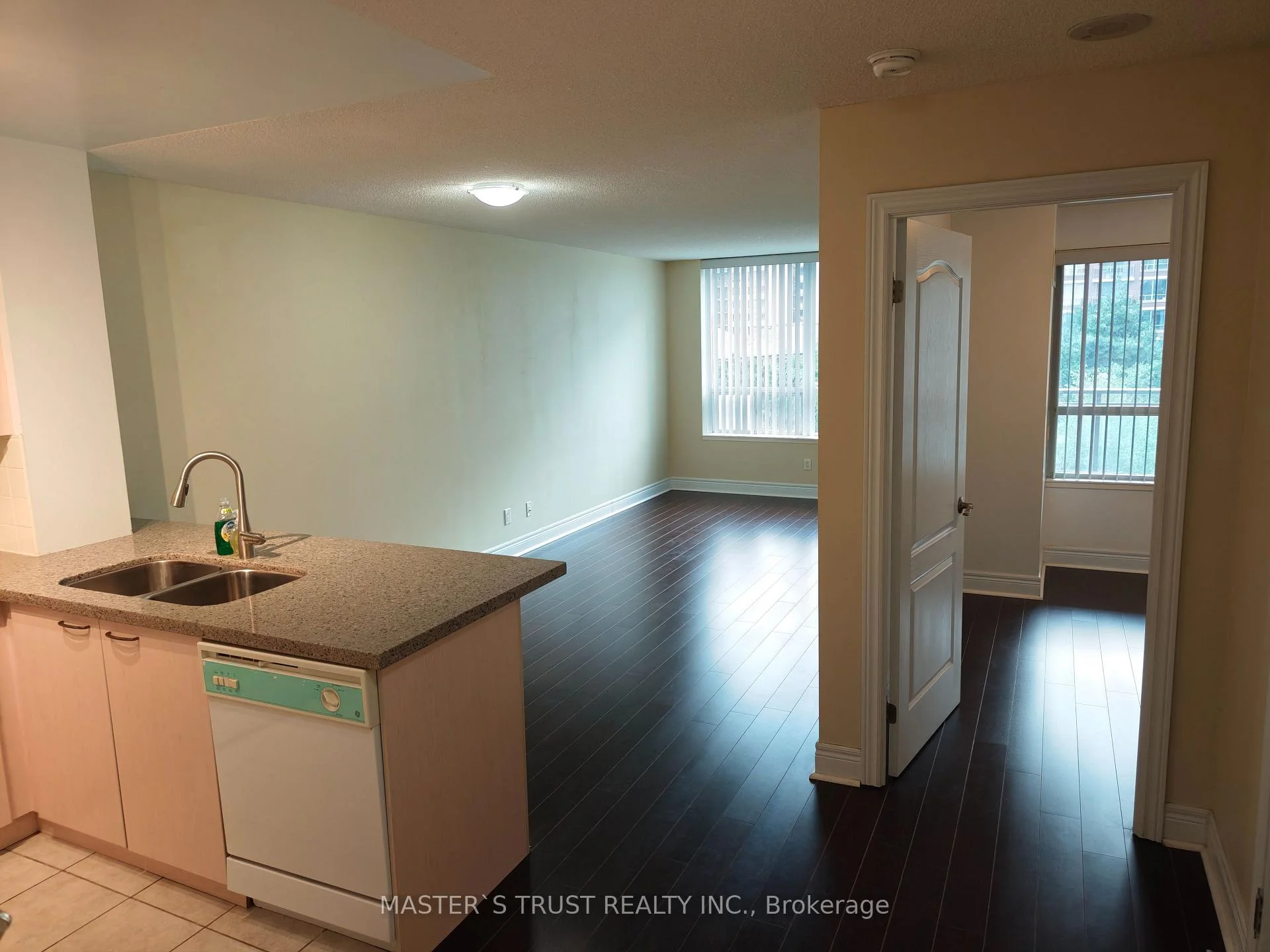 Photo 11 of Unit 522, 62 Suncrest Boulevard, Markham, Commerce Valley — HOMEH