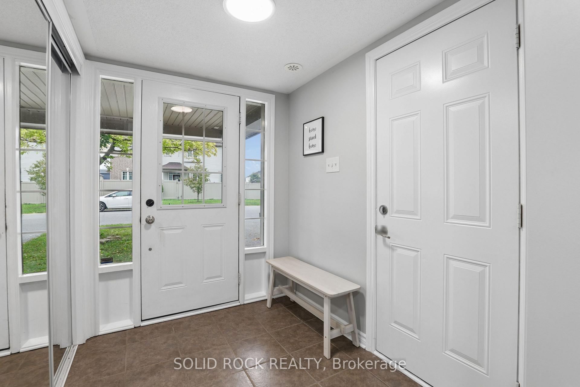 Photo 3 of 2529 Waterlilly Way, Ottawa, Barrhaven - Heritage Park — HOMEH