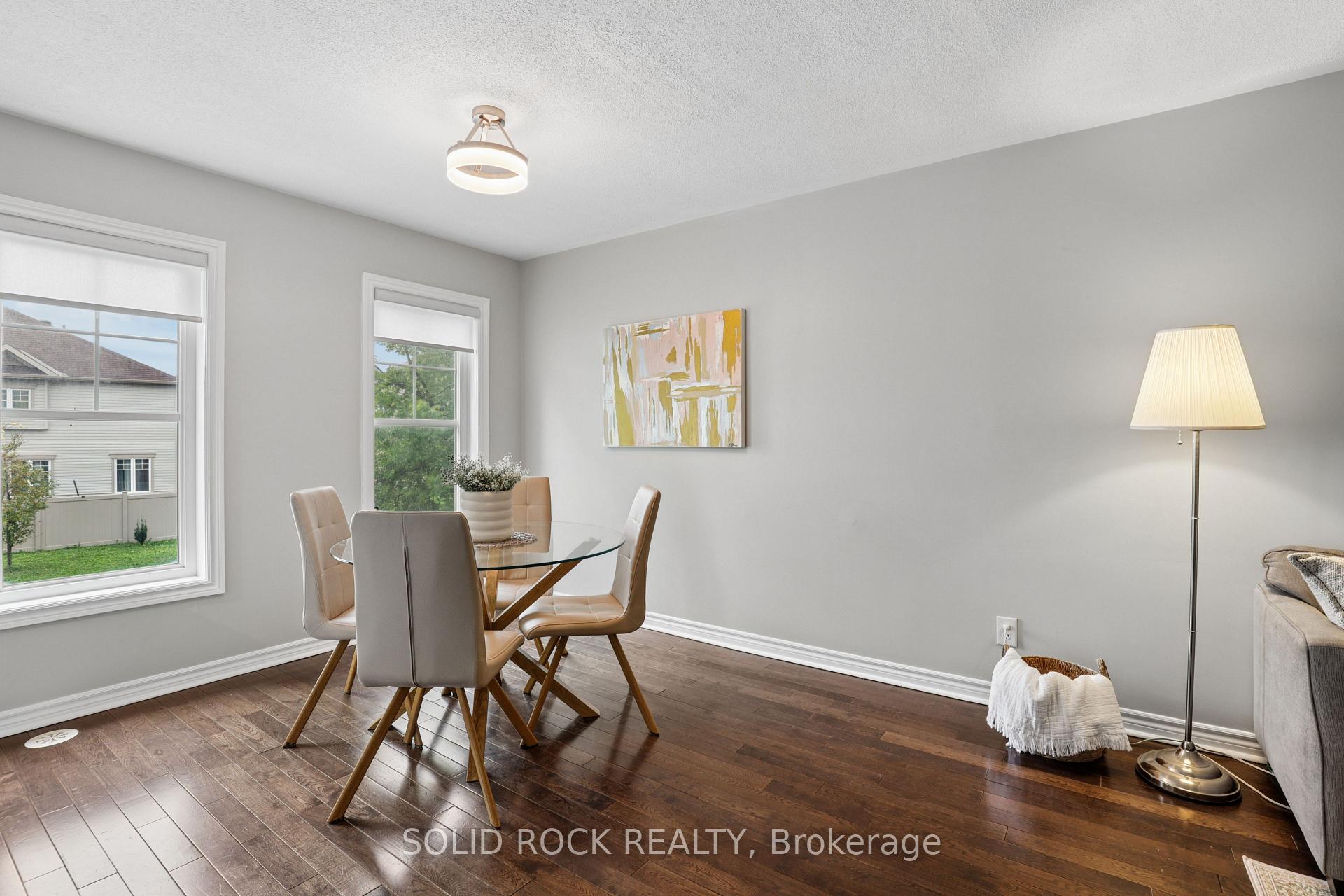 Photo 4 of 2529 Waterlilly Way, Ottawa, Barrhaven - Heritage Park — HOMEH