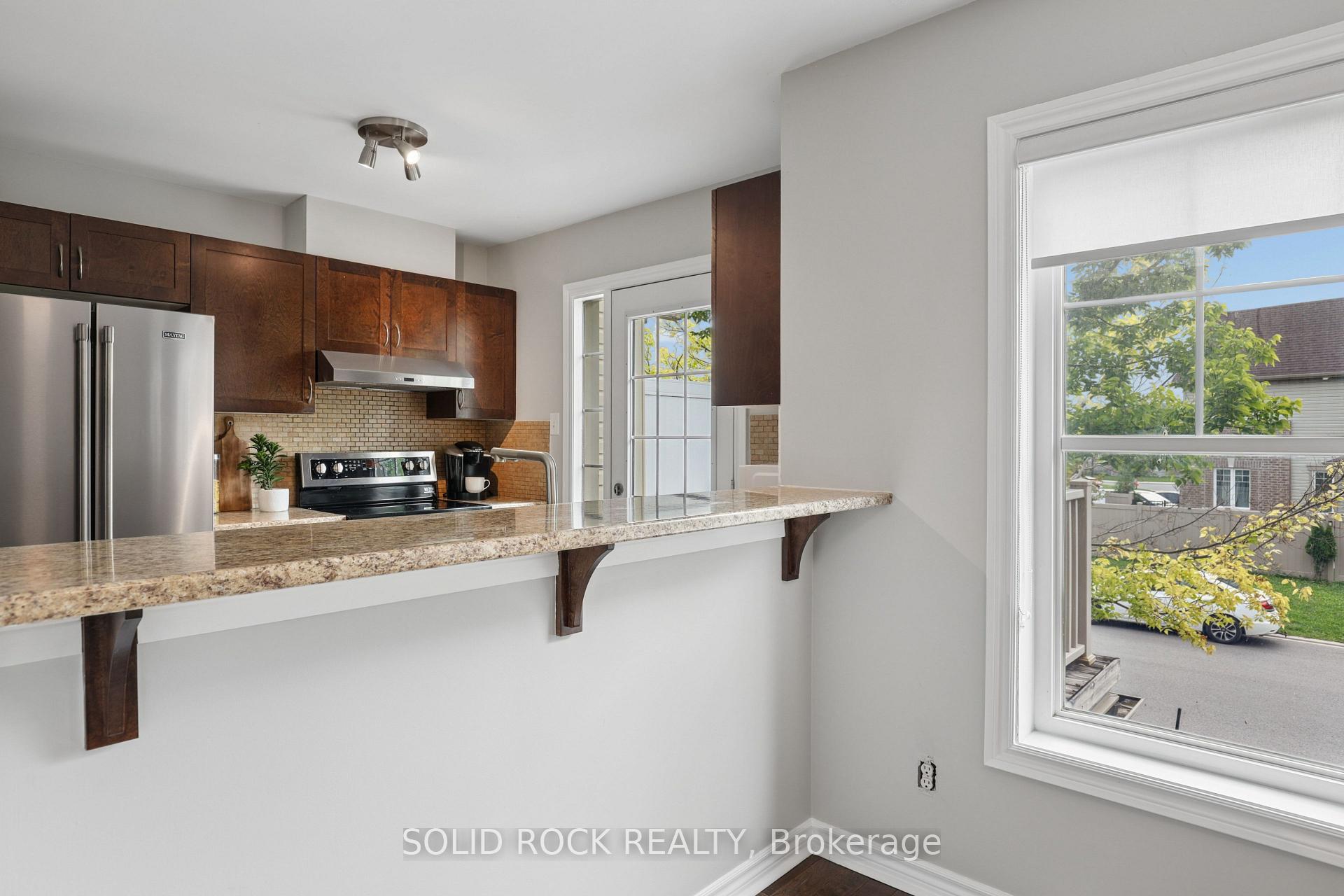 Photo 9 of 2529 Waterlilly Way, Ottawa, Barrhaven - Heritage Park — HOMEH