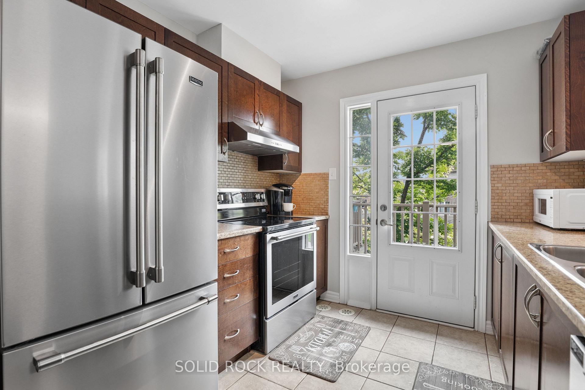 Photo 11 of 2529 Waterlilly Way, Ottawa, Barrhaven - Heritage Park — HOMEH