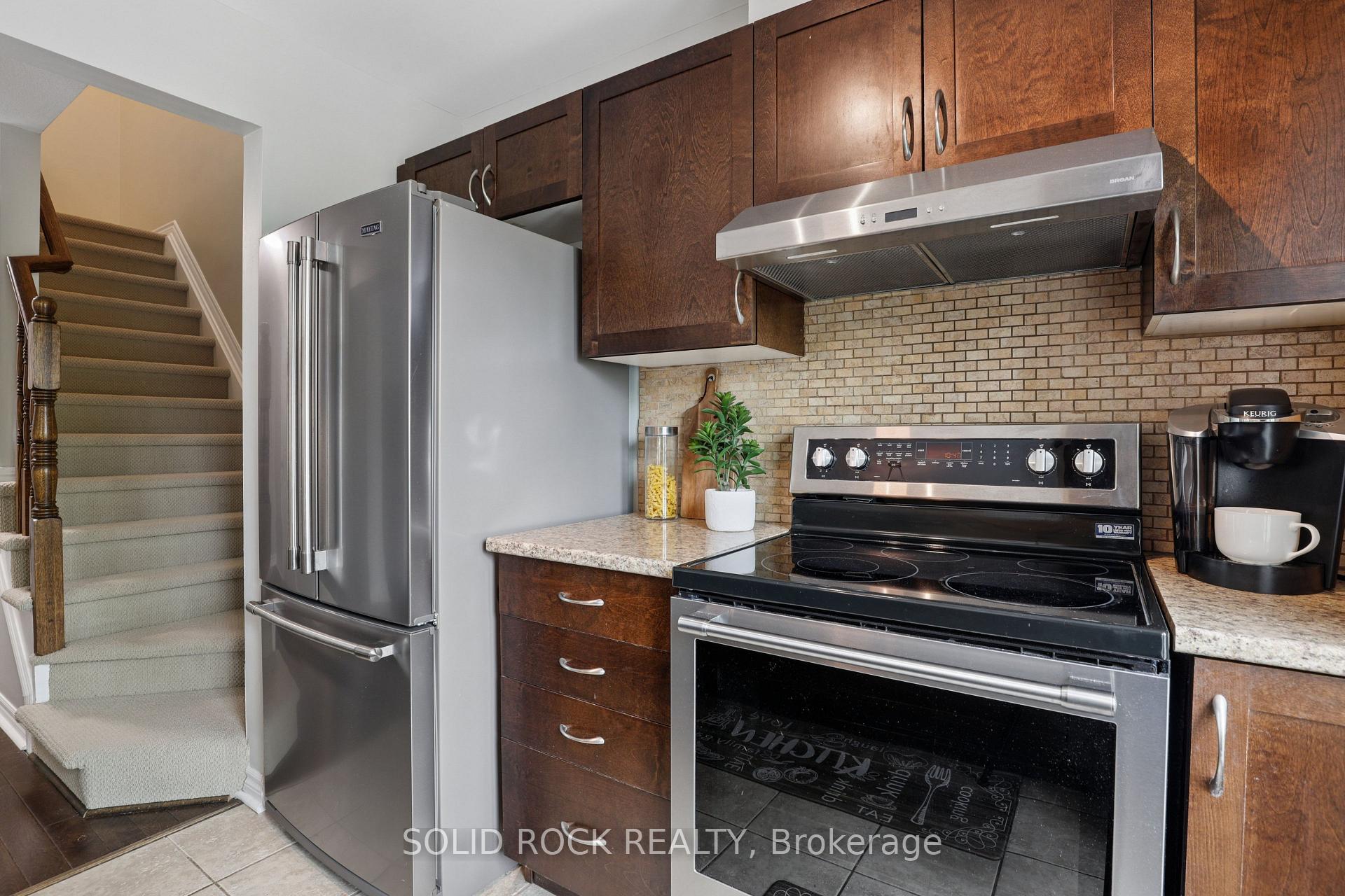 Photo 13 of 2529 Waterlilly Way, Ottawa, Barrhaven - Heritage Park — HOMEH