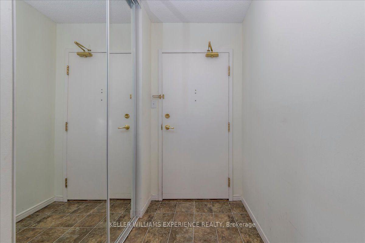 Photo 3 of Unit 503, 270 Davis Drive, Newmarket, Central Newmarket — HOMEH