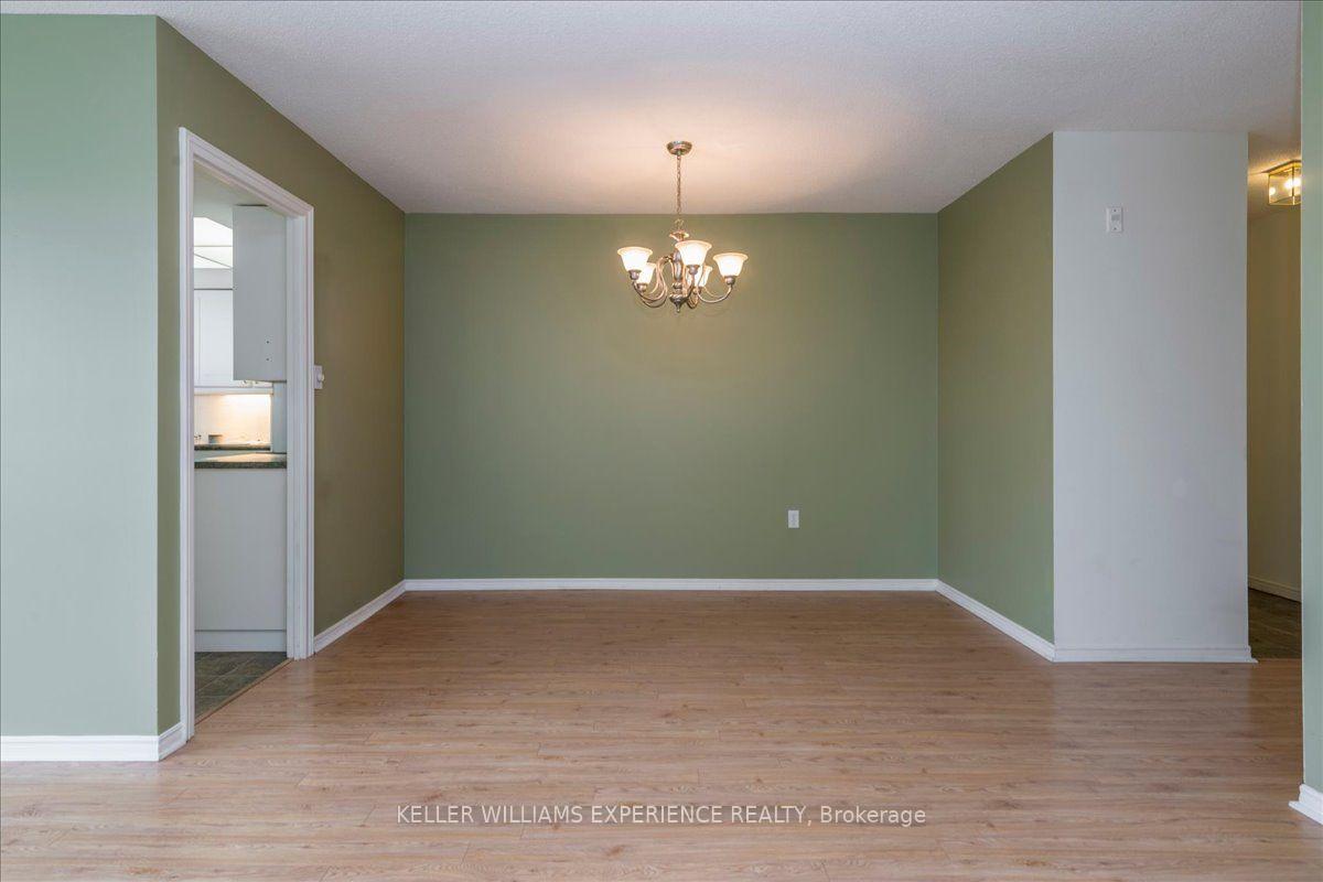 Photo 4 of Unit 503, 270 Davis Drive, Newmarket, Central Newmarket — HOMEH