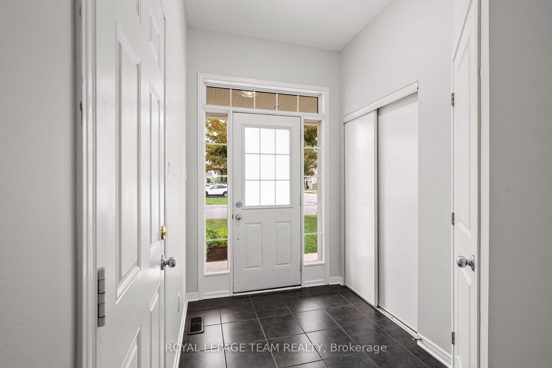 Photo 2 of 534 Barrick Hill Road, Ottawa, Kanata - Emerald Meadows/Trailwest — HOMEH