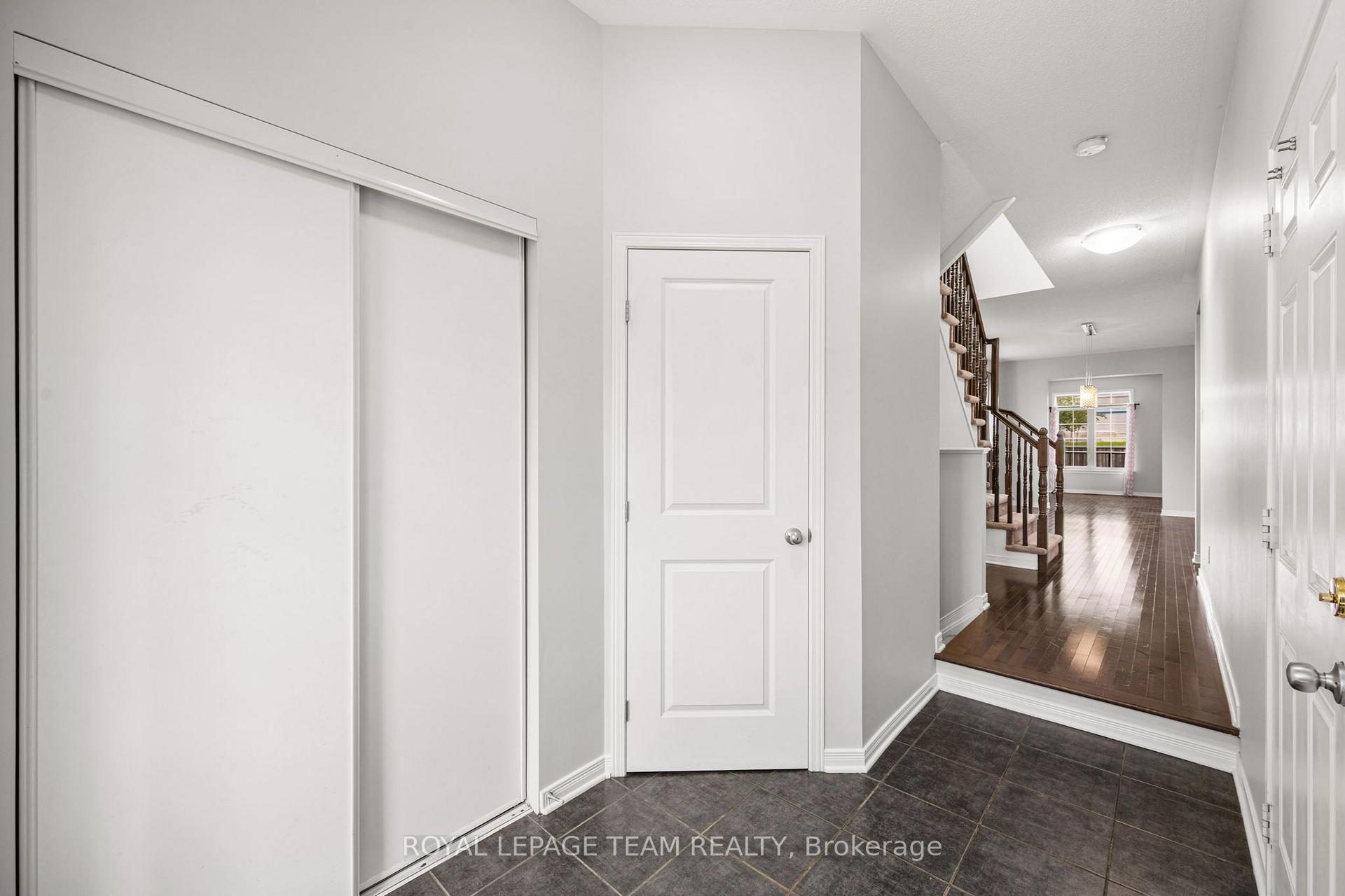 Photo 3 of 534 Barrick Hill Road, Ottawa, Kanata - Emerald Meadows/Trailwest — HOMEH