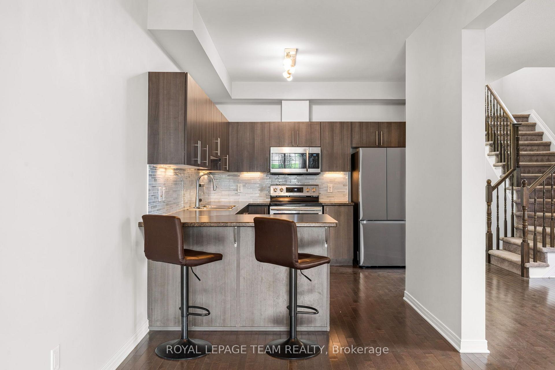 Photo 8 of 534 Barrick Hill Road, Ottawa, Kanata - Emerald Meadows/Trailwest — HOMEH
