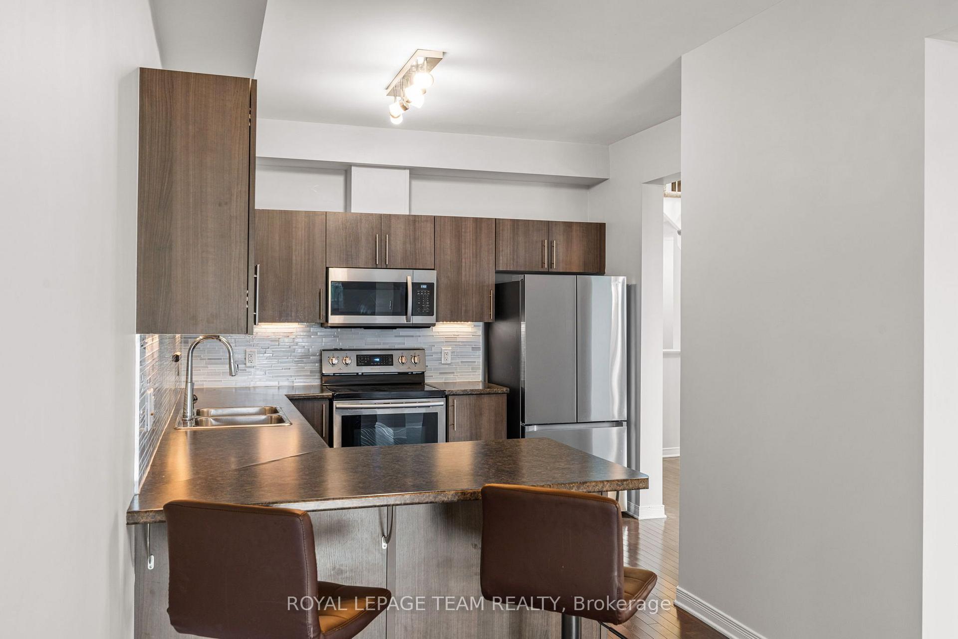 Photo 9 of 534 Barrick Hill Road, Ottawa, Kanata - Emerald Meadows/Trailwest — HOMEH