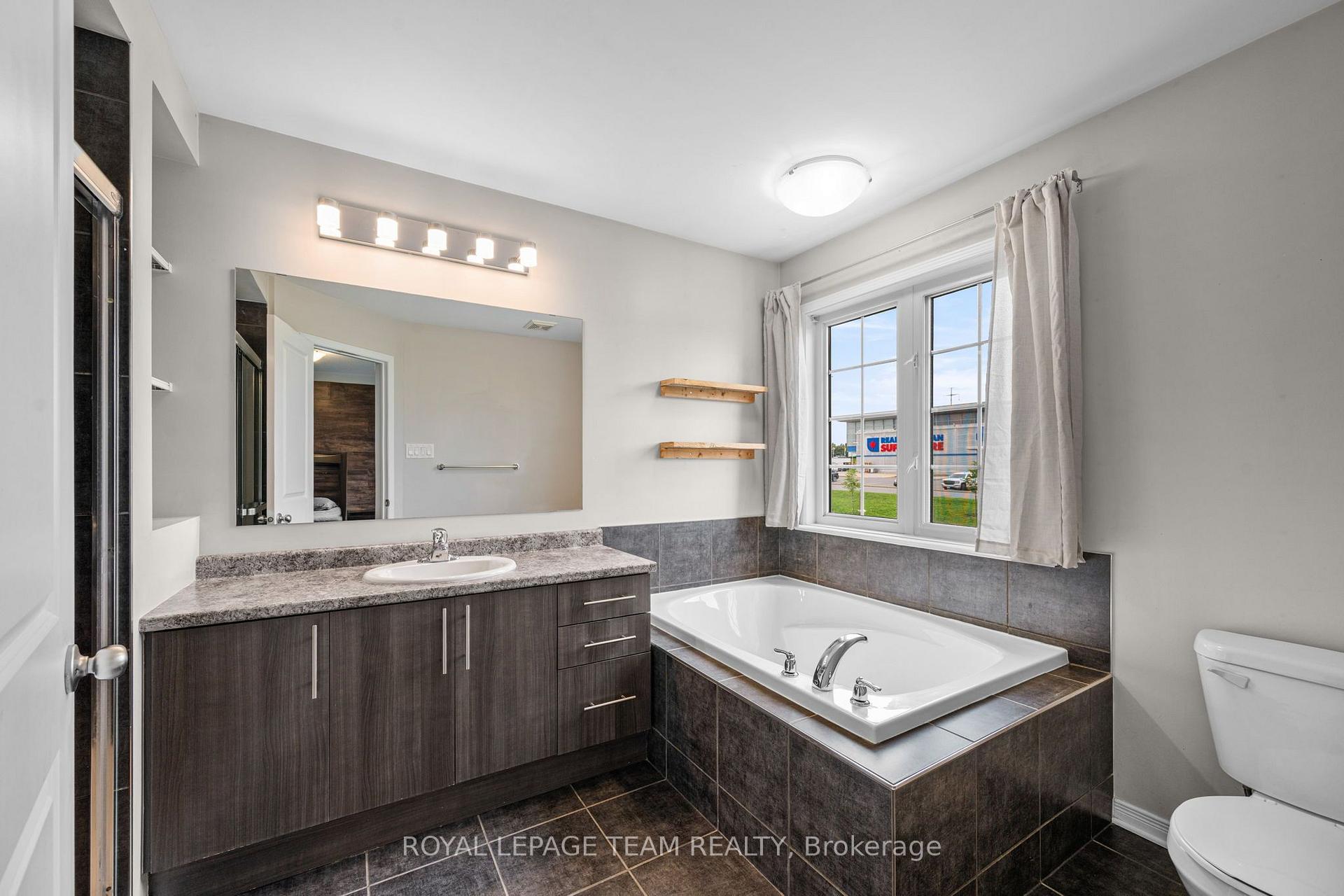 Photo 23 of 534 Barrick Hill Road, Ottawa, Kanata - Emerald Meadows/Trailwest — HOMEH
