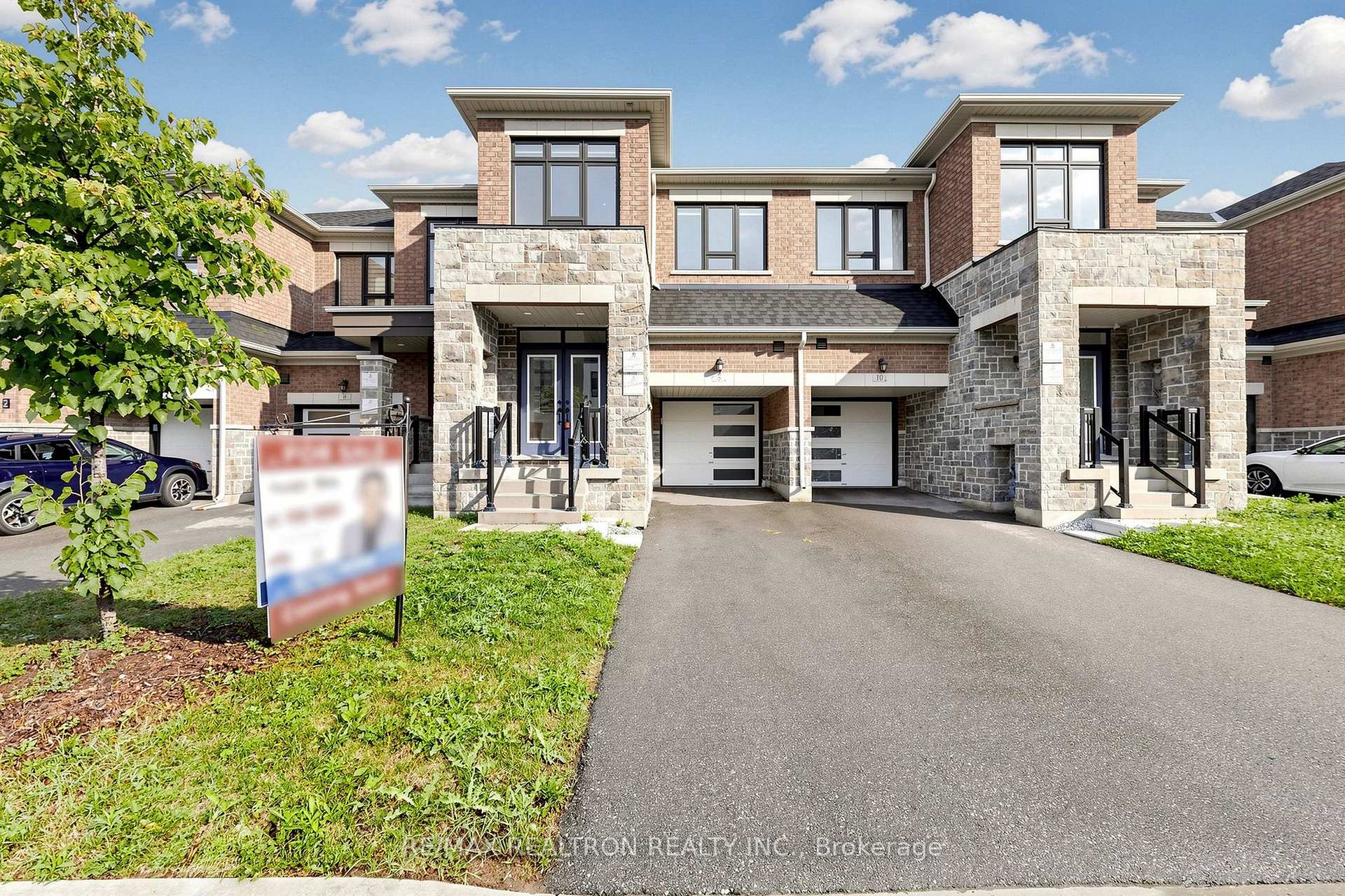 Photo 1 of 8 Hewison Avenue, Richmond Hill, Rural Richmond Hill — HOMEH
