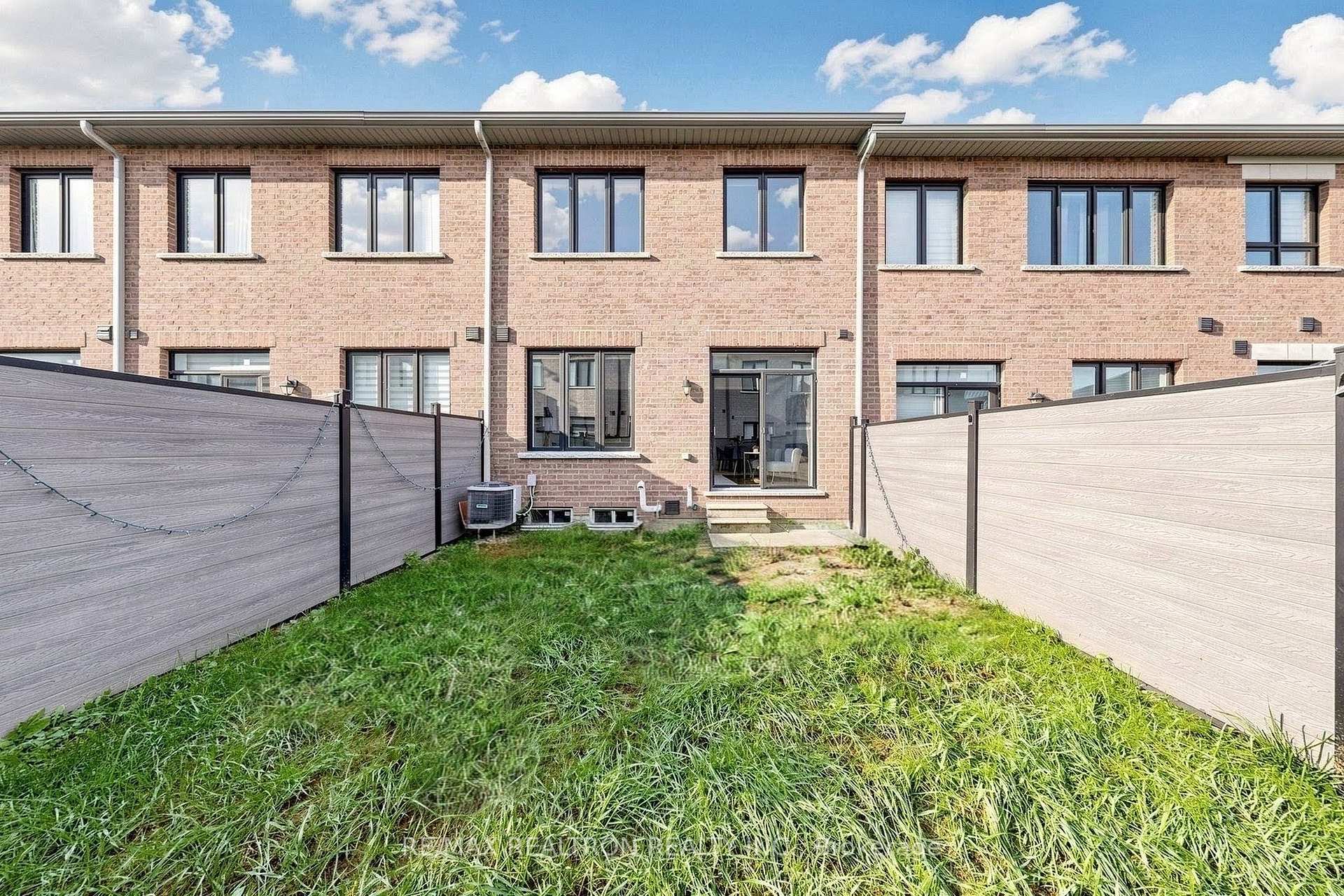 Photo 44 of 8 Hewison Avenue, Richmond Hill, Rural Richmond Hill — HOMEH