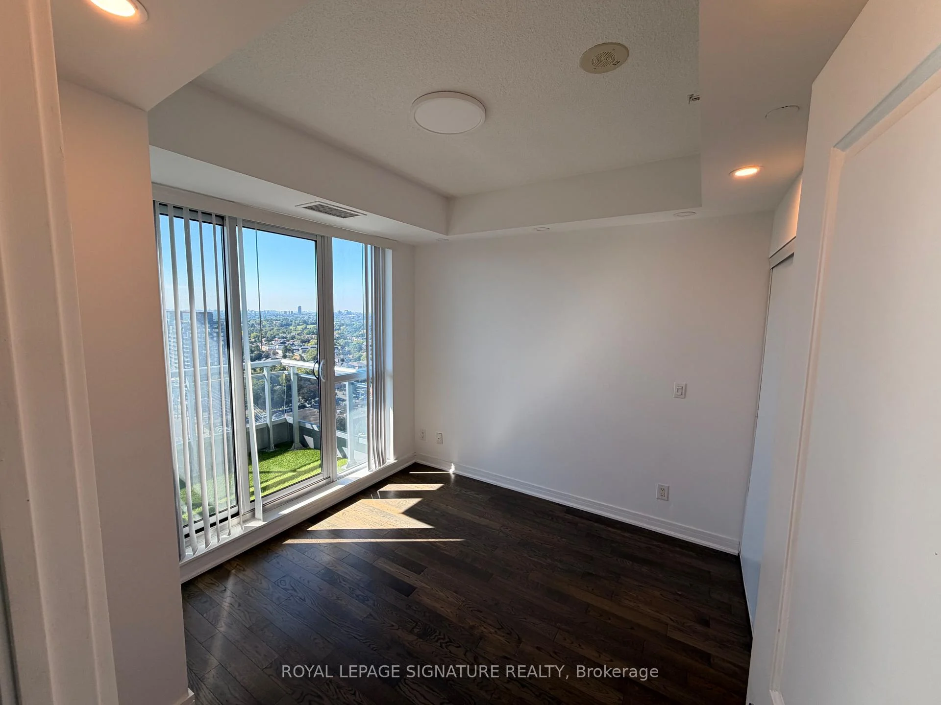 Photo 10 of Unit 1908NW, 9201 Yonge Street, Richmond Hill, Langstaff — HOMEH