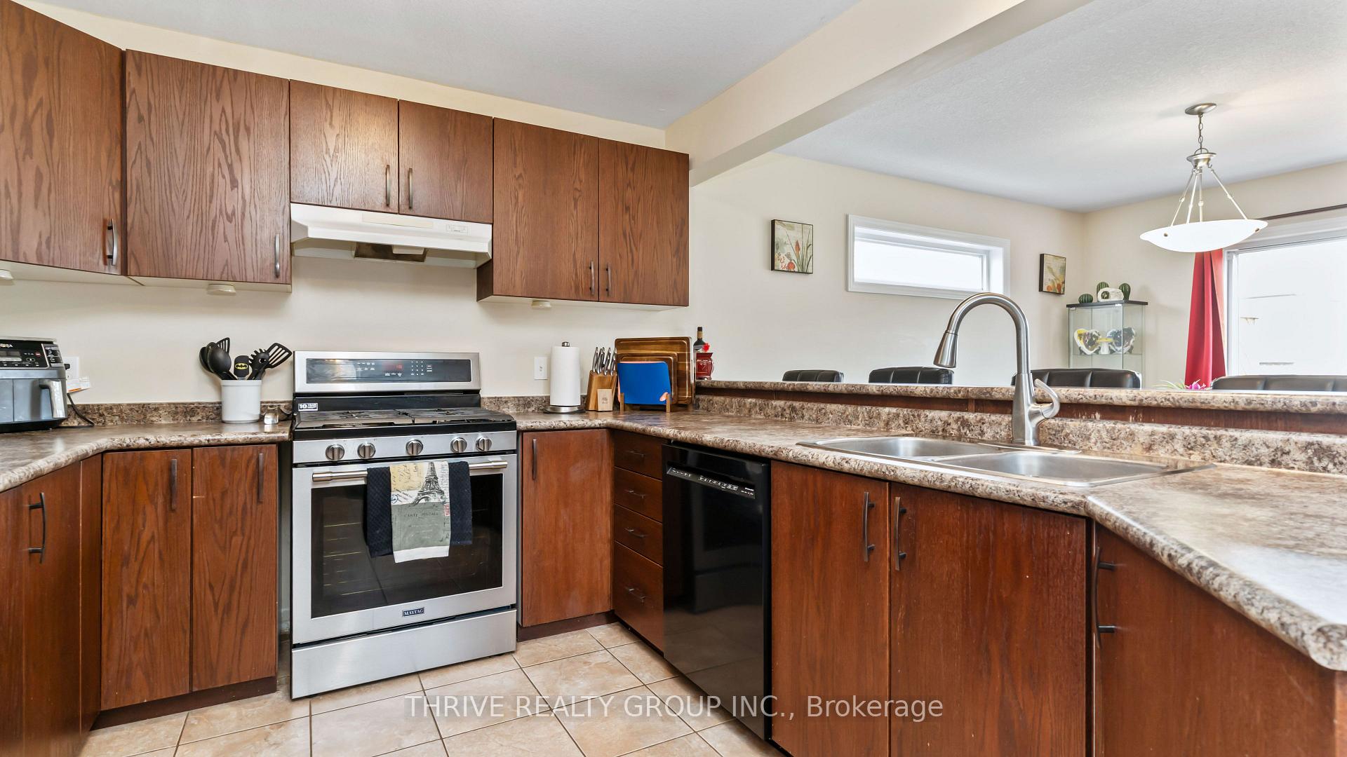 Photo 7 of 2695 Foxbend Link, London, North S — HOMEH