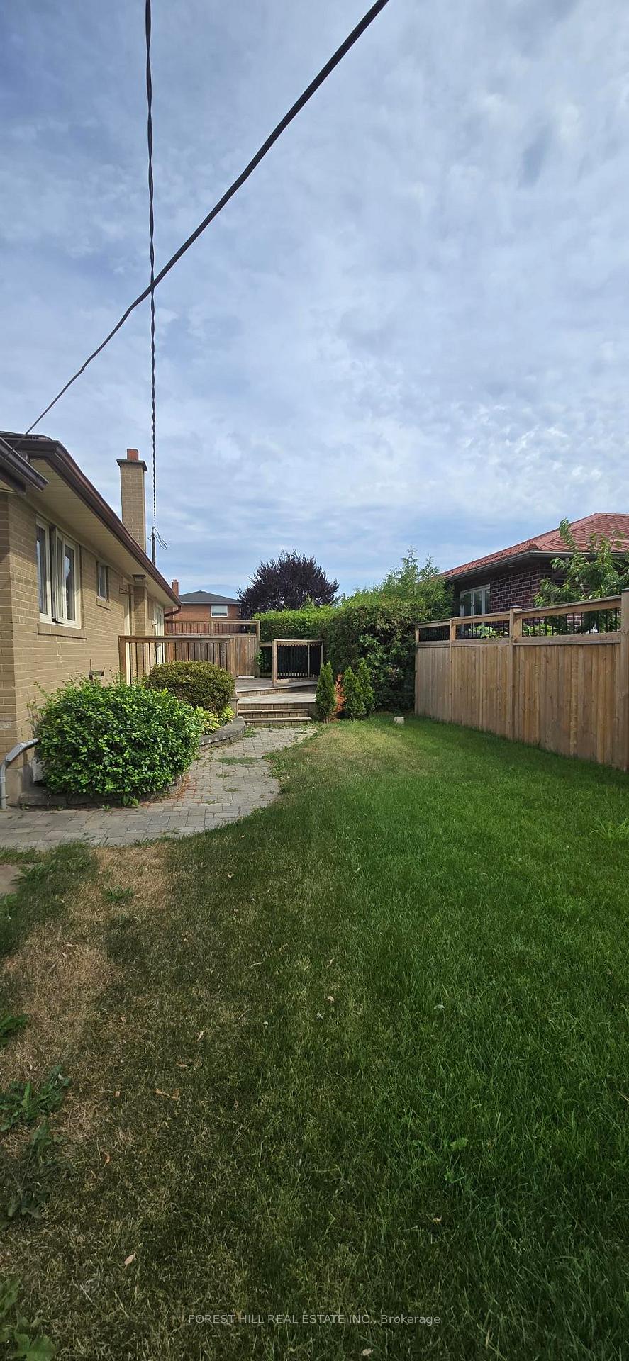 Photo 12 of 324 Henderson Street, Caledon, Bolton West — HOMEH