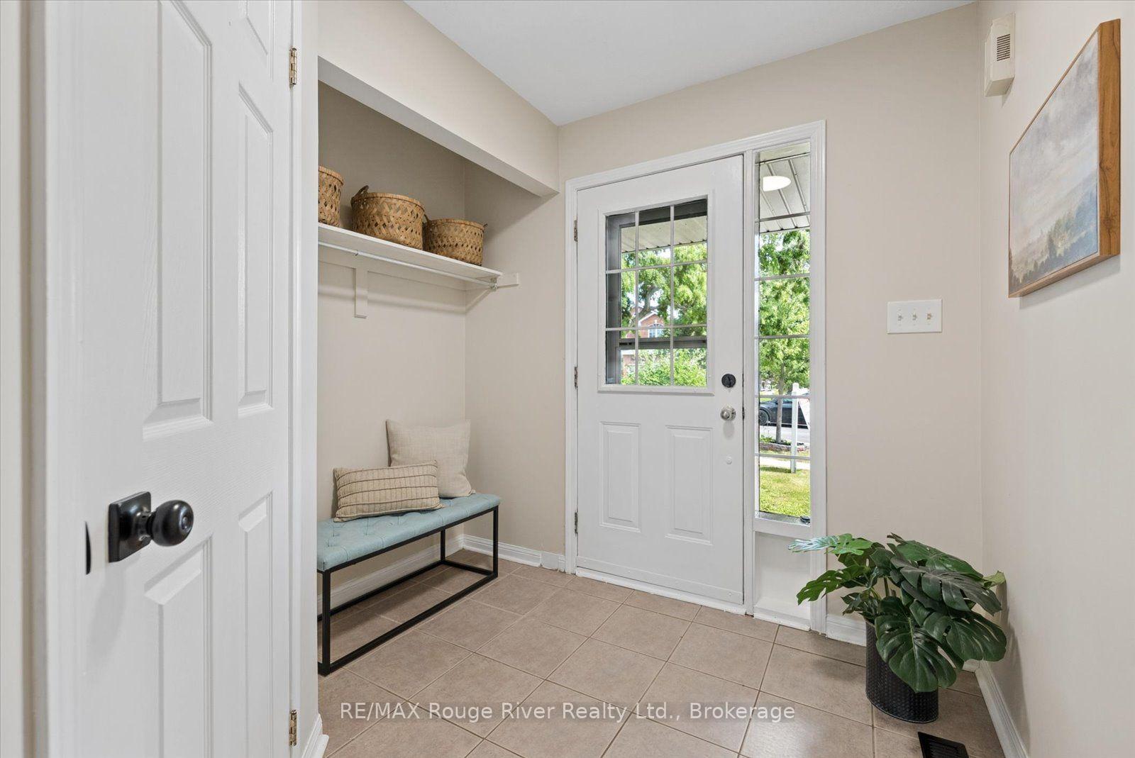 Photo 5 of 274 Swindells Street, Clarington, Bowmanville — HOMEH