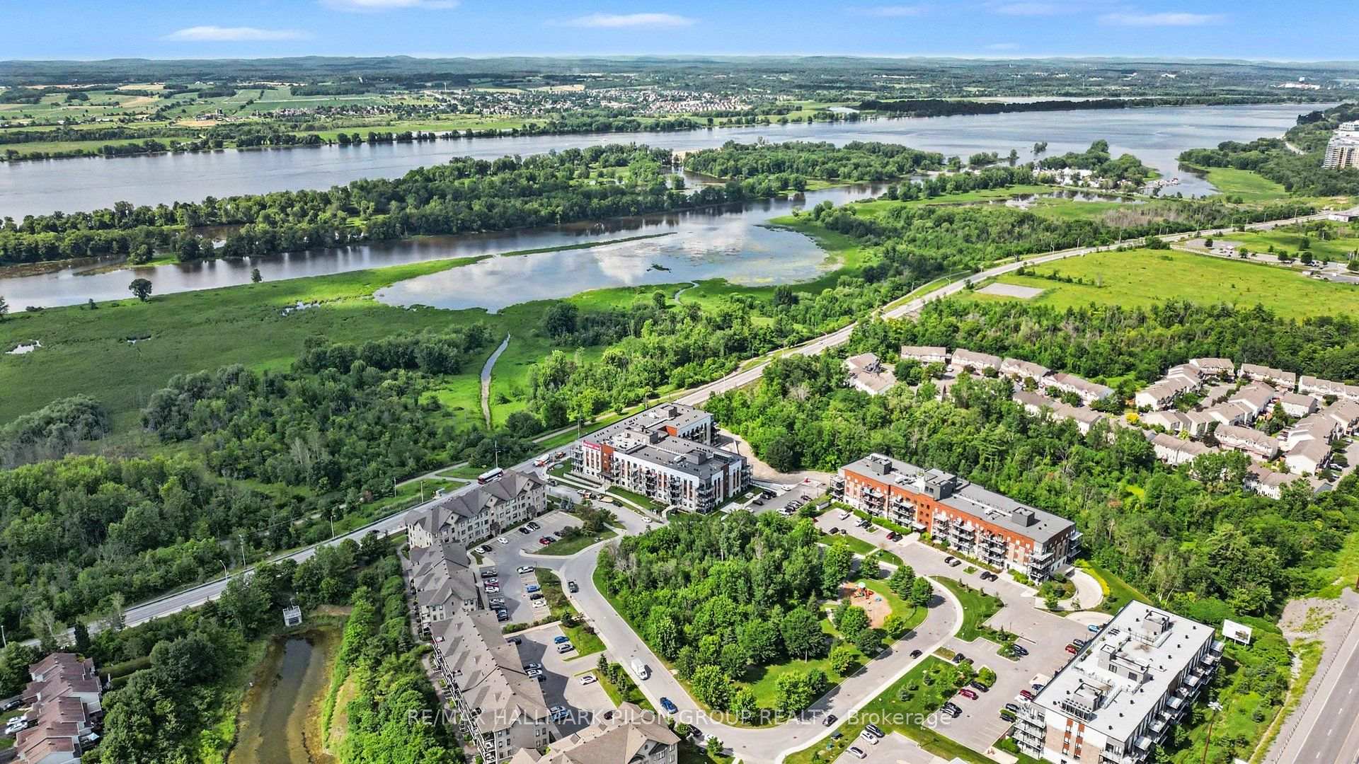 Photo 3 of Unit 7, 10 Prestige Circle, Ottawa, Chatelaine Village — HOMEH