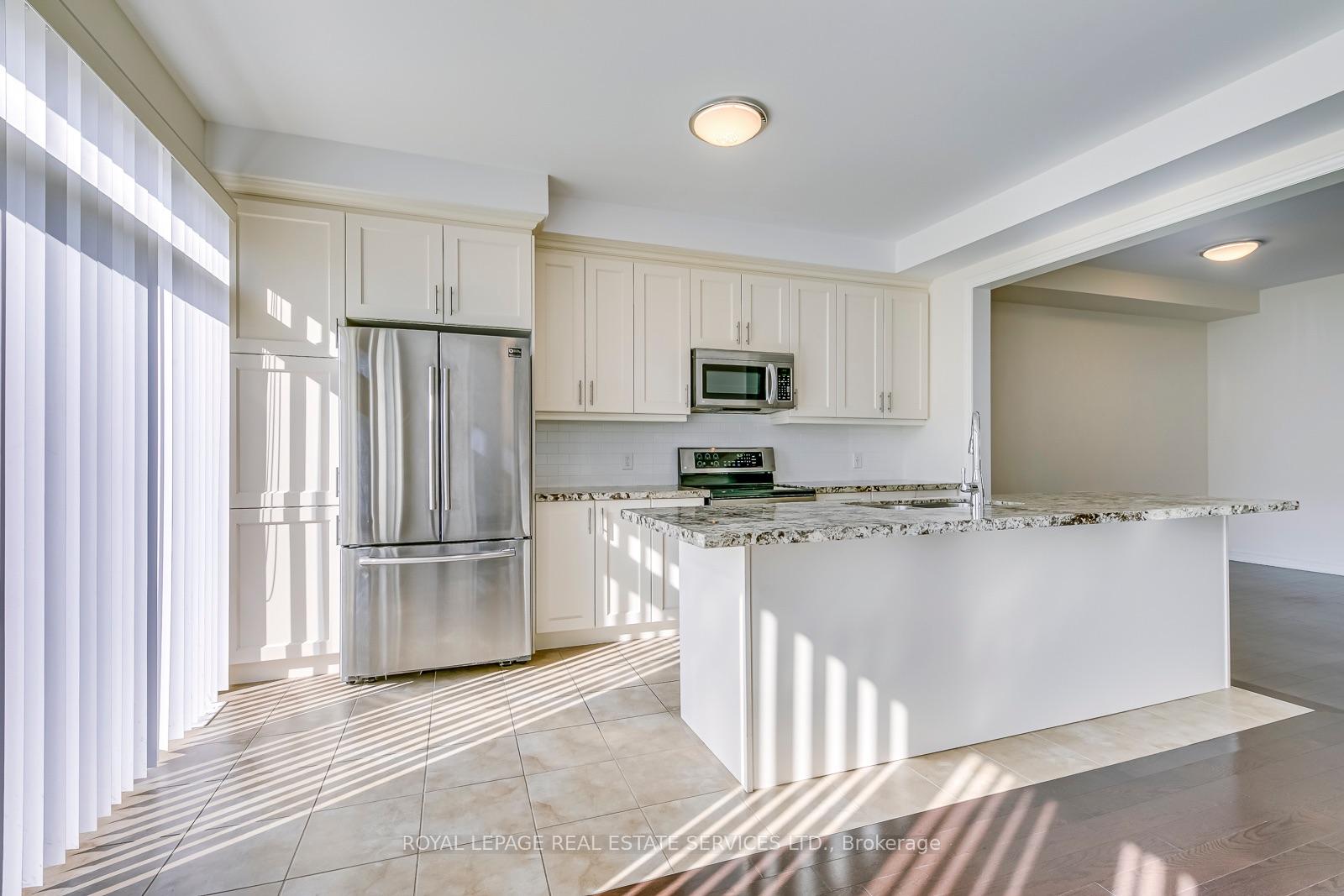 Photo 10 of 22 Callon Drive, Hamilton, Meadowlands — HOMEH