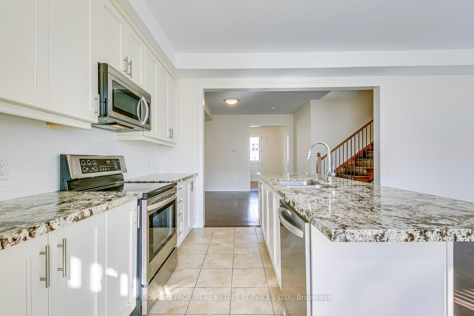 Photo 12 of 22 Callon Drive, Hamilton, Meadowlands — HOMEH