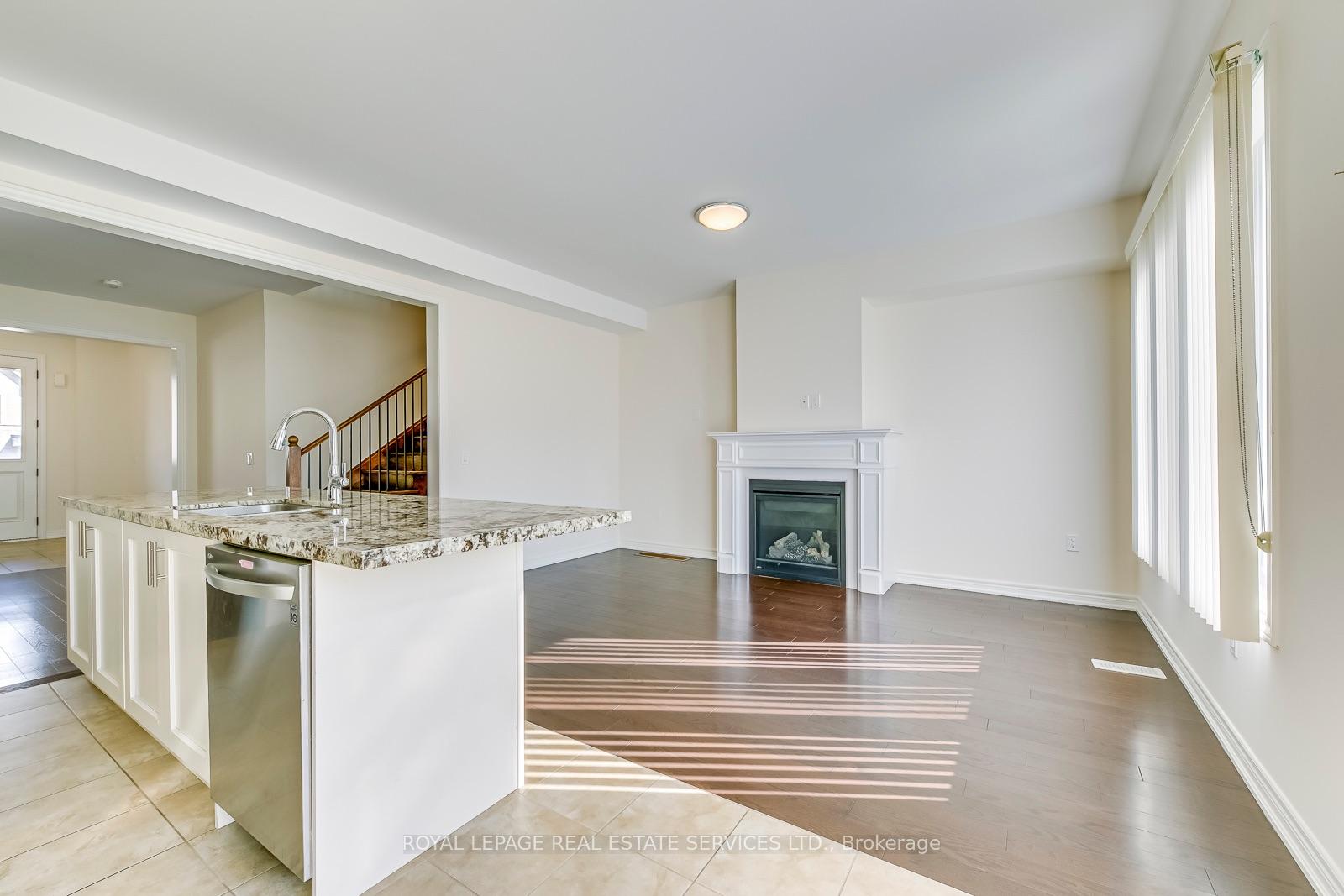 Photo 13 of 22 Callon Drive, Hamilton, Meadowlands — HOMEH