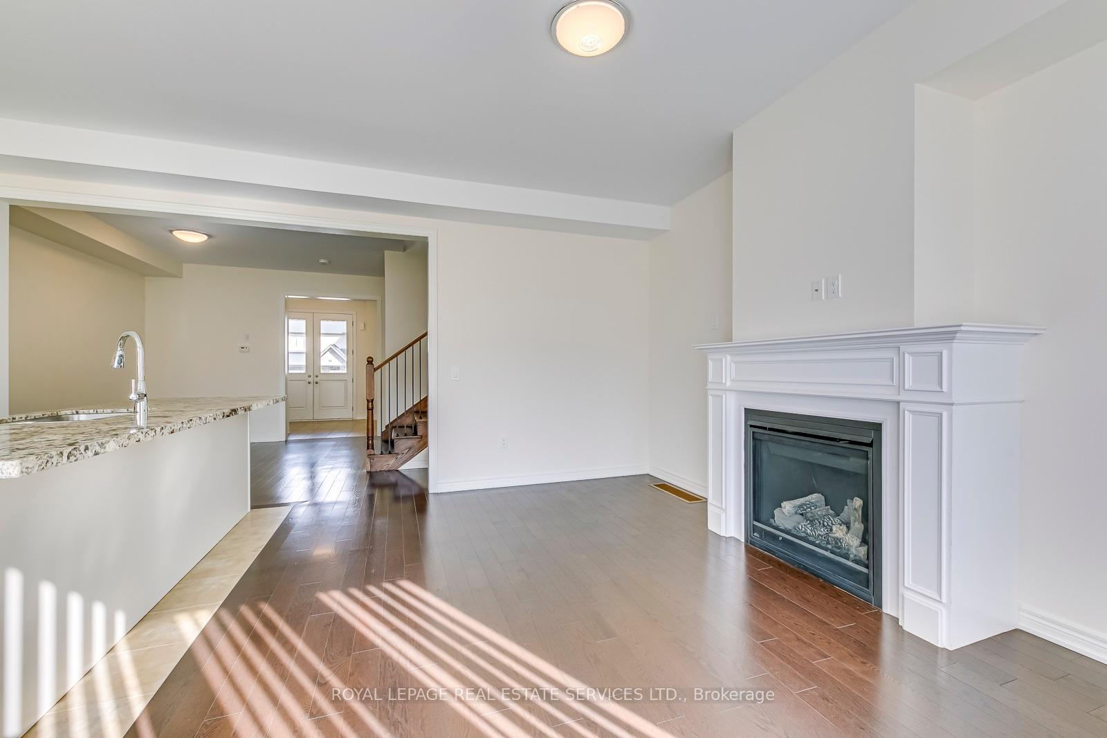 Photo 15 of 22 Callon Drive, Hamilton, Meadowlands — HOMEH