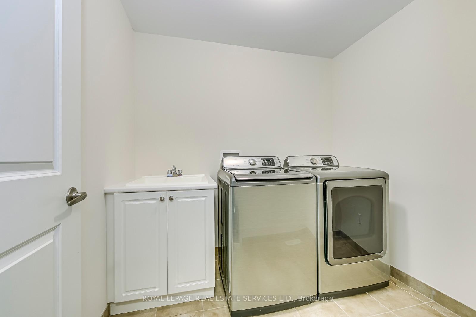 Photo 31 of 22 Callon Drive, Hamilton, Meadowlands — HOMEH