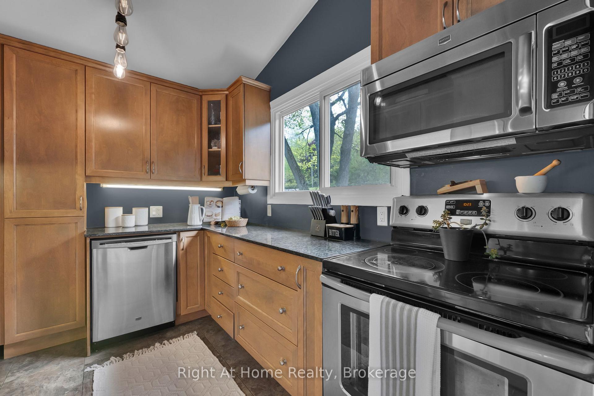 Photo 21 of 7508 Bamsey Drive, Hamilton Township, Rural Hamilton — HOMEH