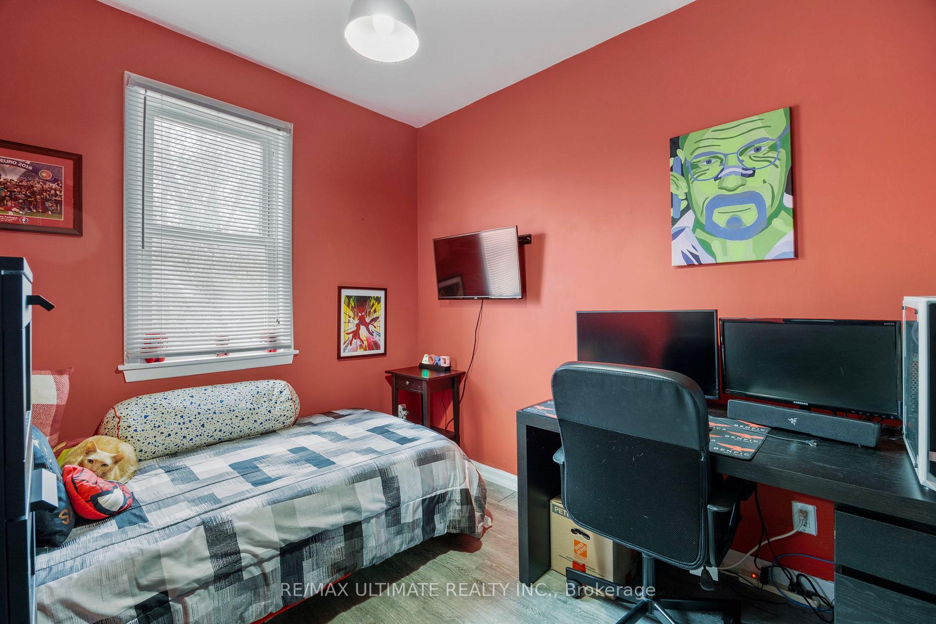 Photo 12 of 82 Beechwood Avenue, Toronto, Rockcliffe-Smythe — HOMEH