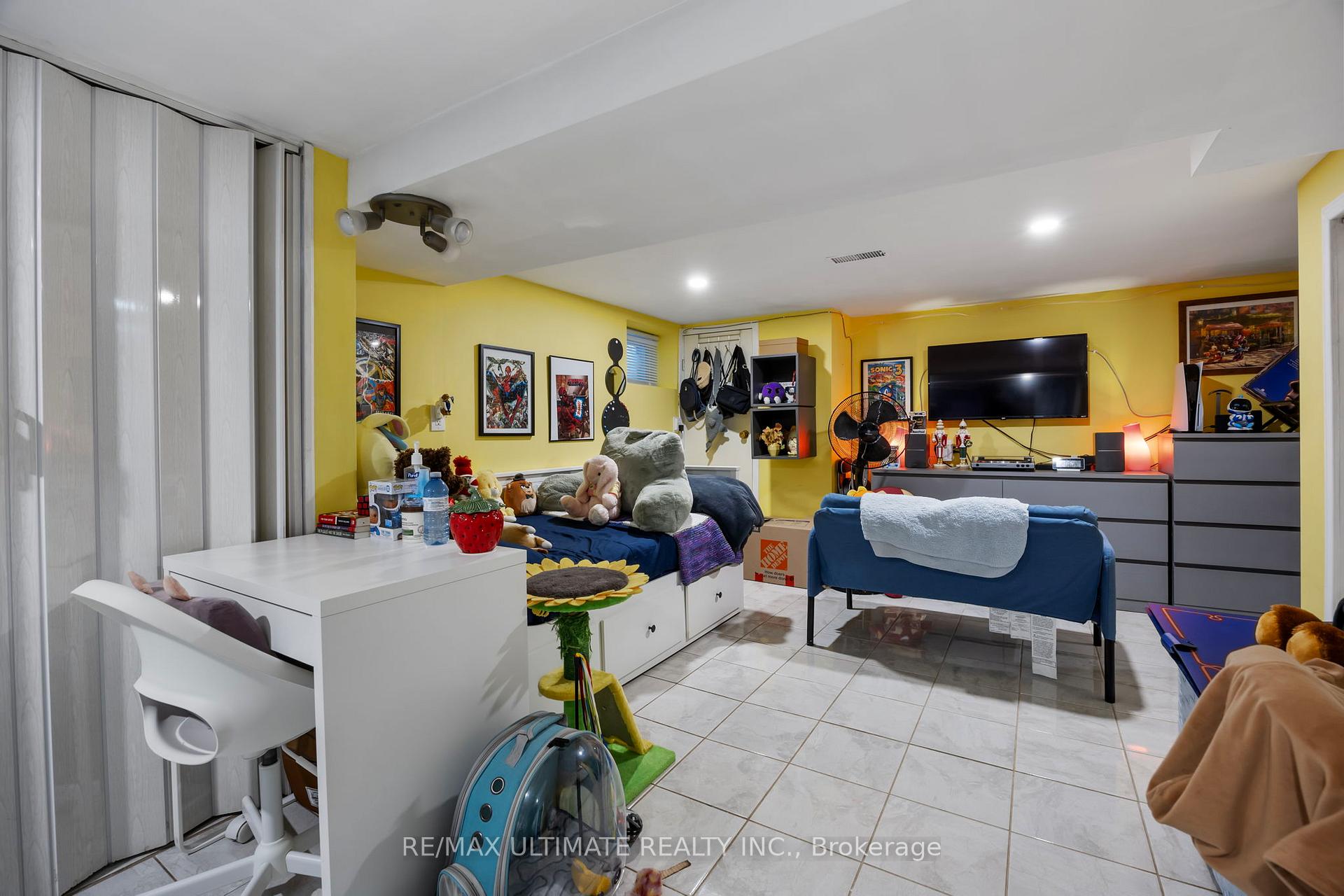 Photo 18 of 82 Beechwood Avenue, Toronto, Rockcliffe-Smythe — HOMEH