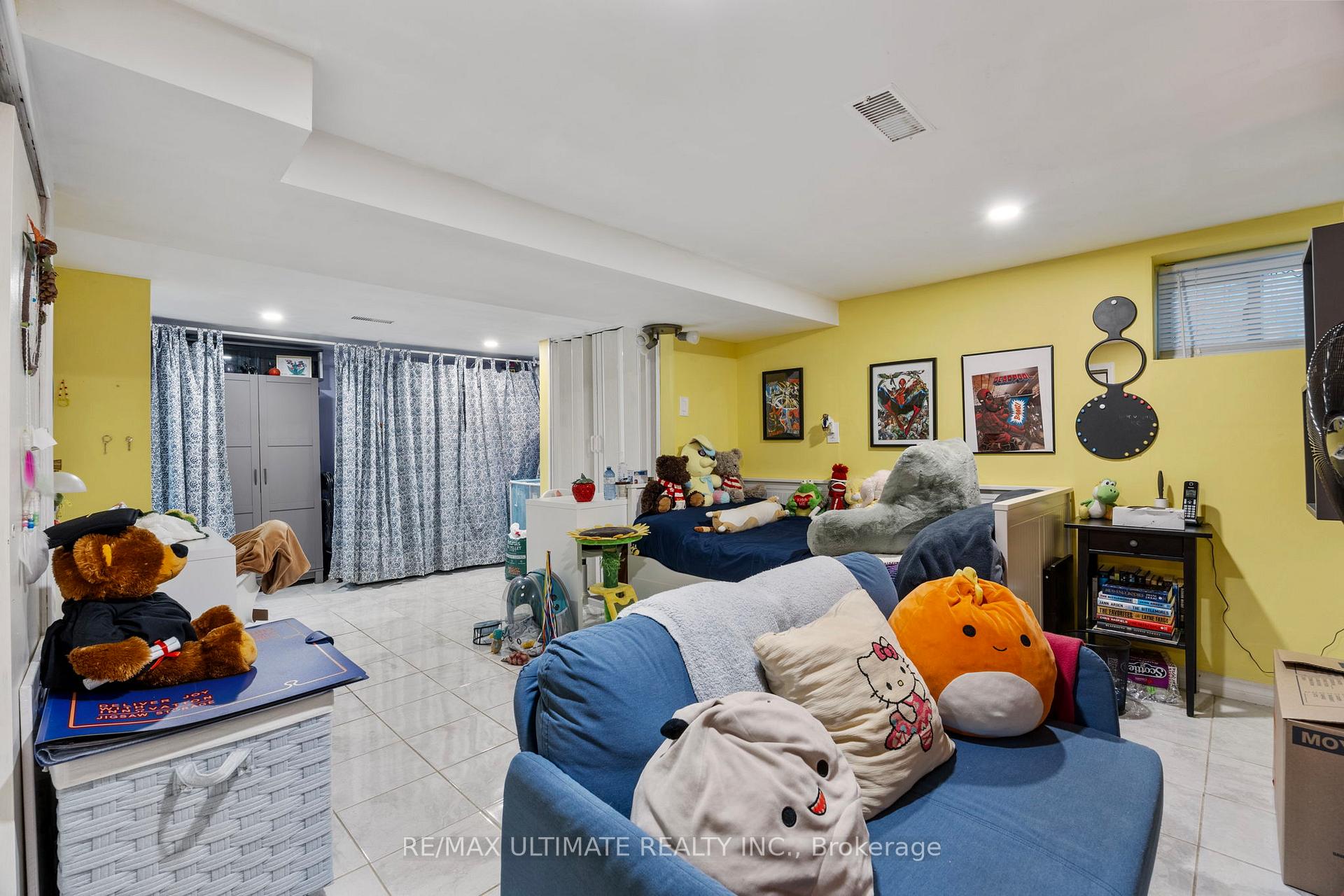 Photo 20 of 82 Beechwood Avenue, Toronto, Rockcliffe-Smythe — HOMEH