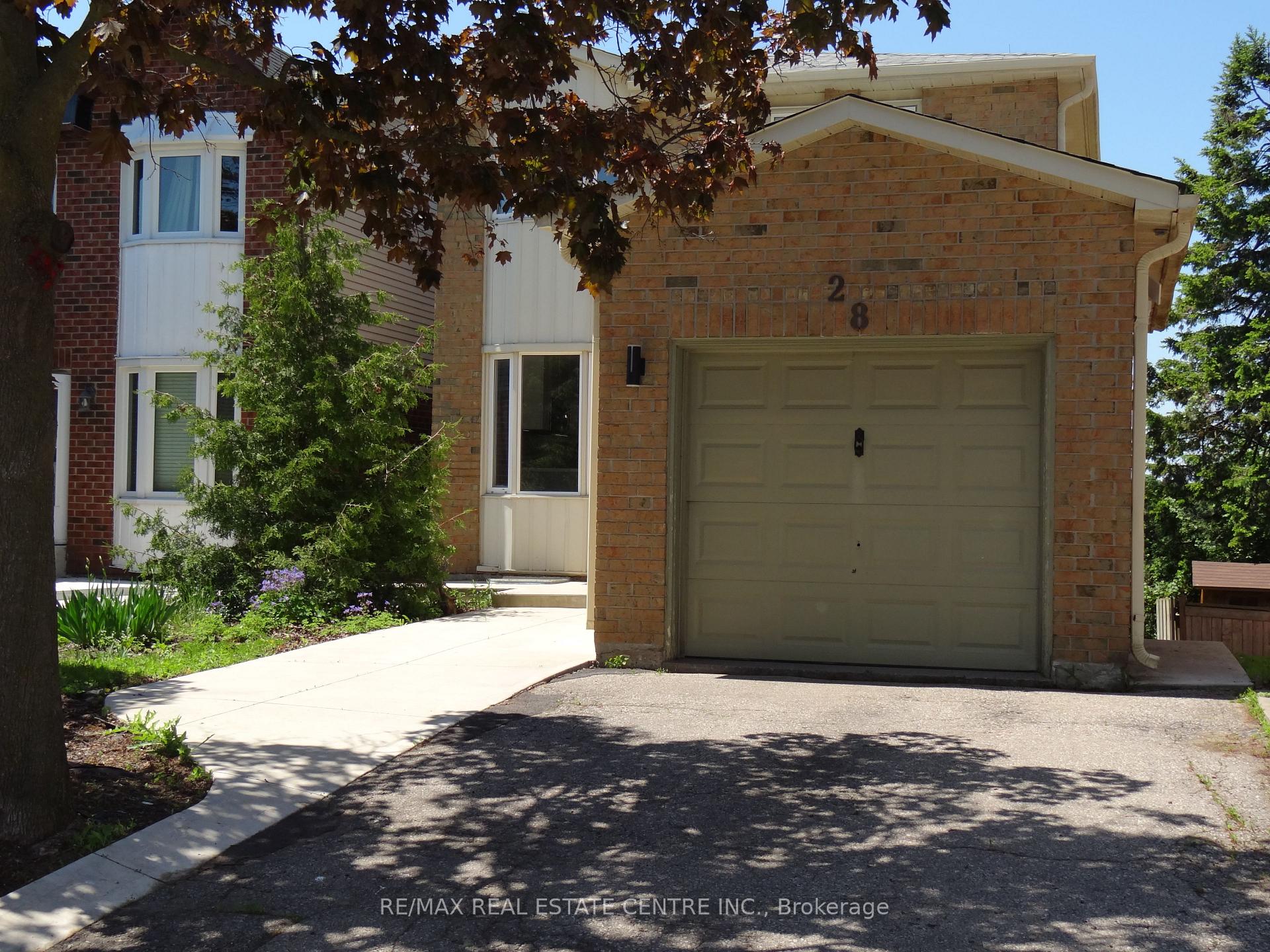 Photo 3 of 28 Rawling Crescent, Brampton, Heart Lake East — HOMEH
