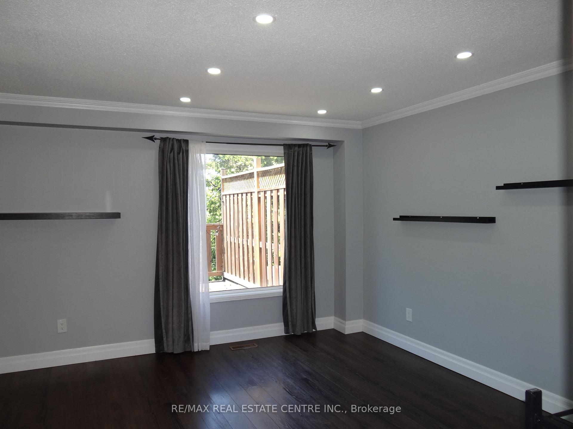 Photo 11 of 28 Rawling Crescent, Brampton, Heart Lake East — HOMEH