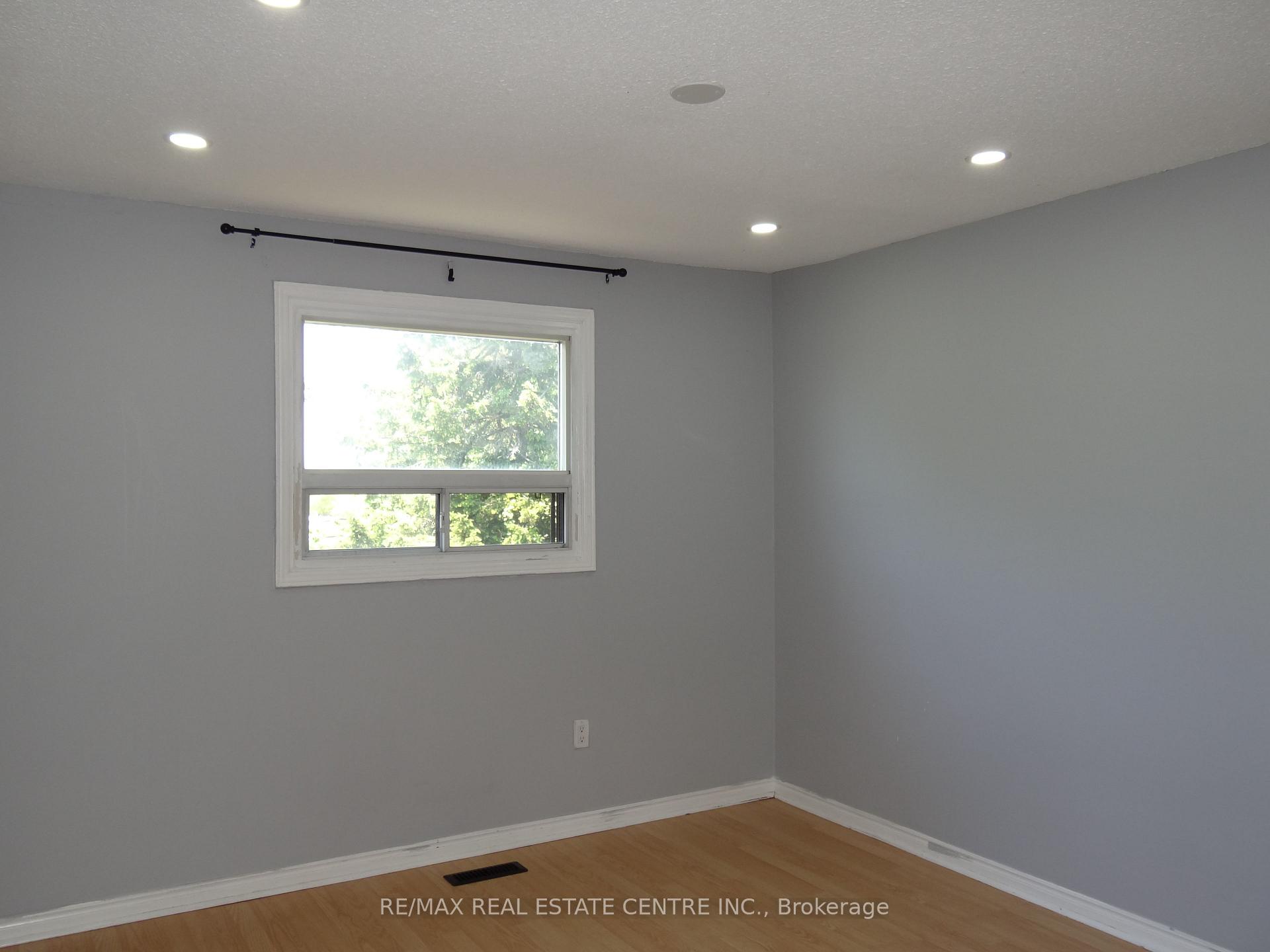 Photo 16 of 28 Rawling Crescent, Brampton, Heart Lake East — HOMEH