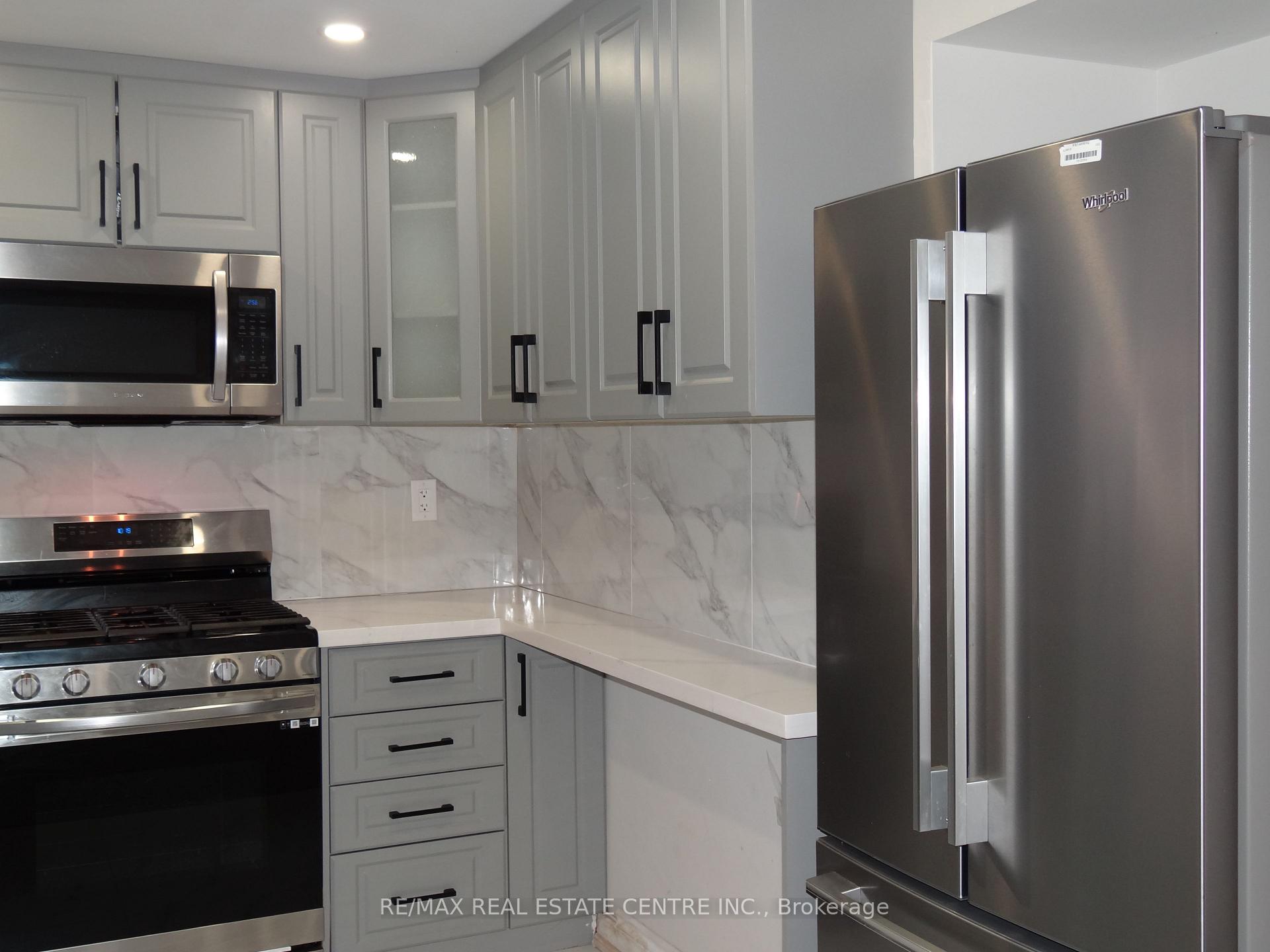 Photo 23 of 28 Rawling Crescent, Brampton, Heart Lake East — HOMEH