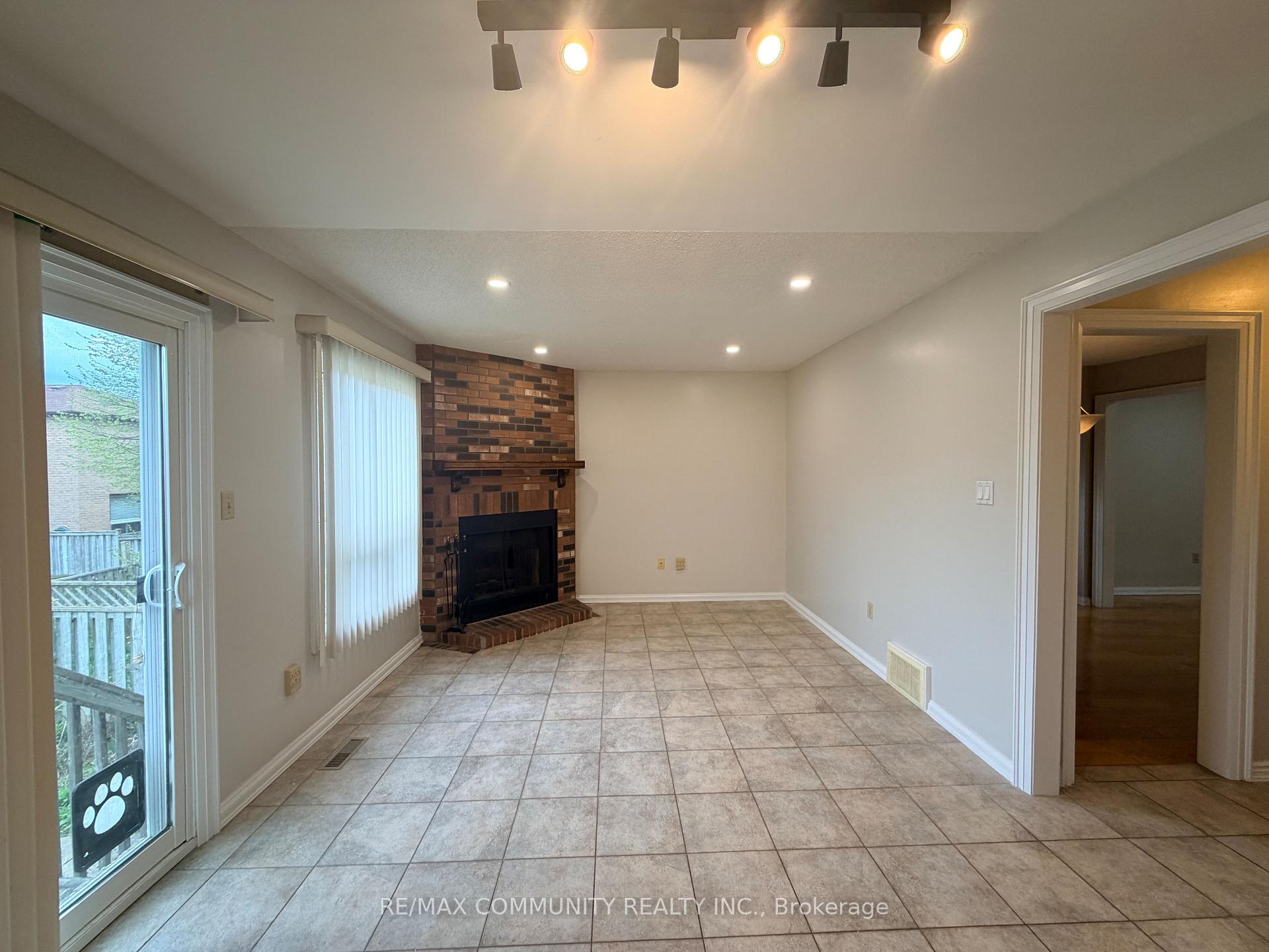 Photo 11 of Unit Main, 65 Hewitt Crescent, Ajax, South East — HOMEH