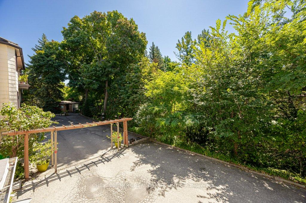 Photo 14 of Unit Upper, 101 Chatsworth Drive, Toronto, Lawrence Park South — HOMEH