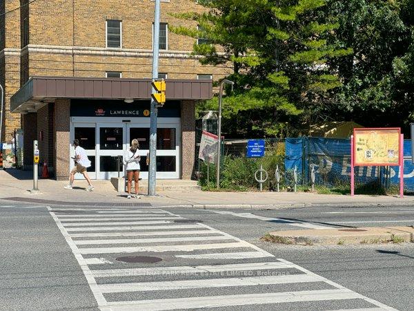 Photo 24 of Unit Upper, 101 Chatsworth Drive, Toronto, Lawrence Park South — HOMEH