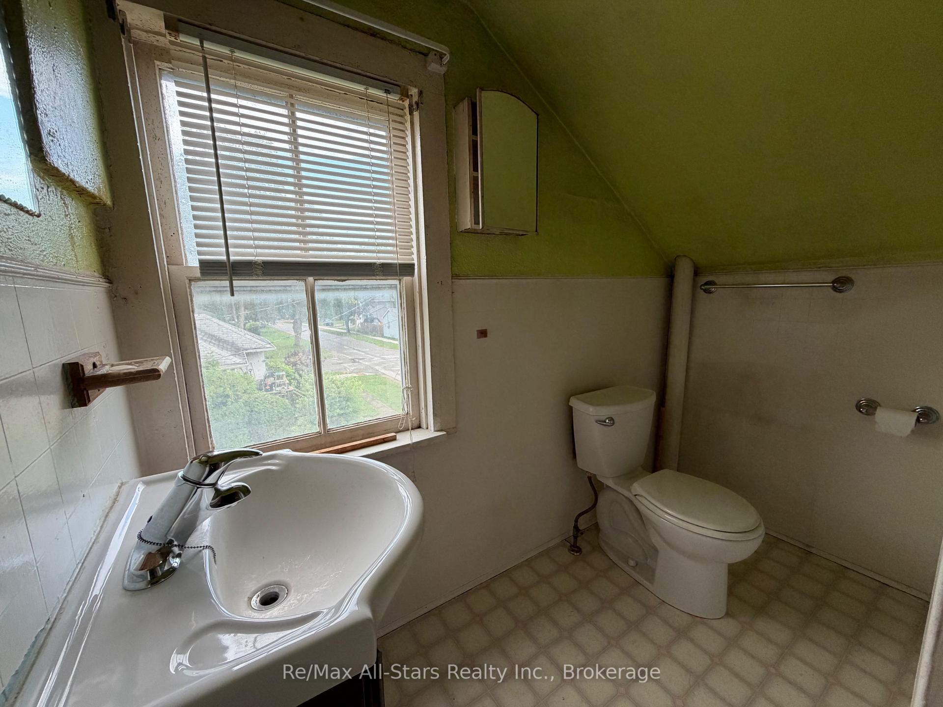 Photo 11 of 54 Munro Street, Brock, Cannington — HOMEH