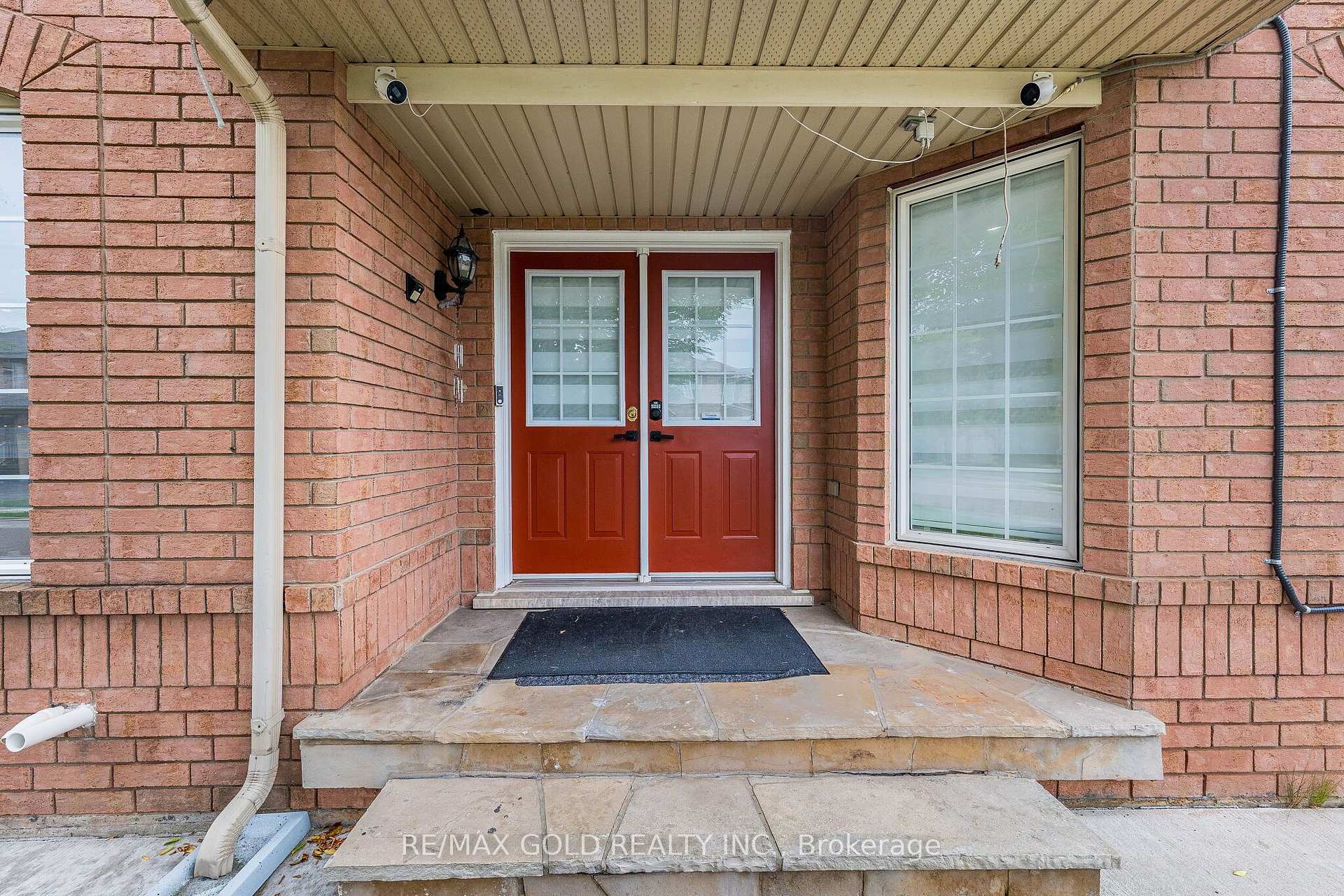 Photo 5 of 55 Secord Crescent, Brampton, Fletcher's Meadow — HOMEH