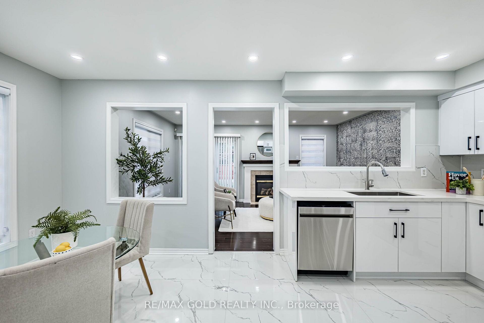 Photo 13 of 55 Secord Crescent, Brampton, Fletcher's Meadow — HOMEH