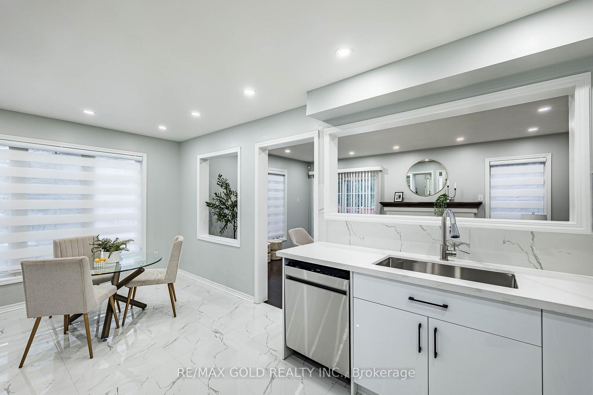 Photo 14 of 55 Secord Crescent, Brampton, Fletcher's Meadow — HOMEH