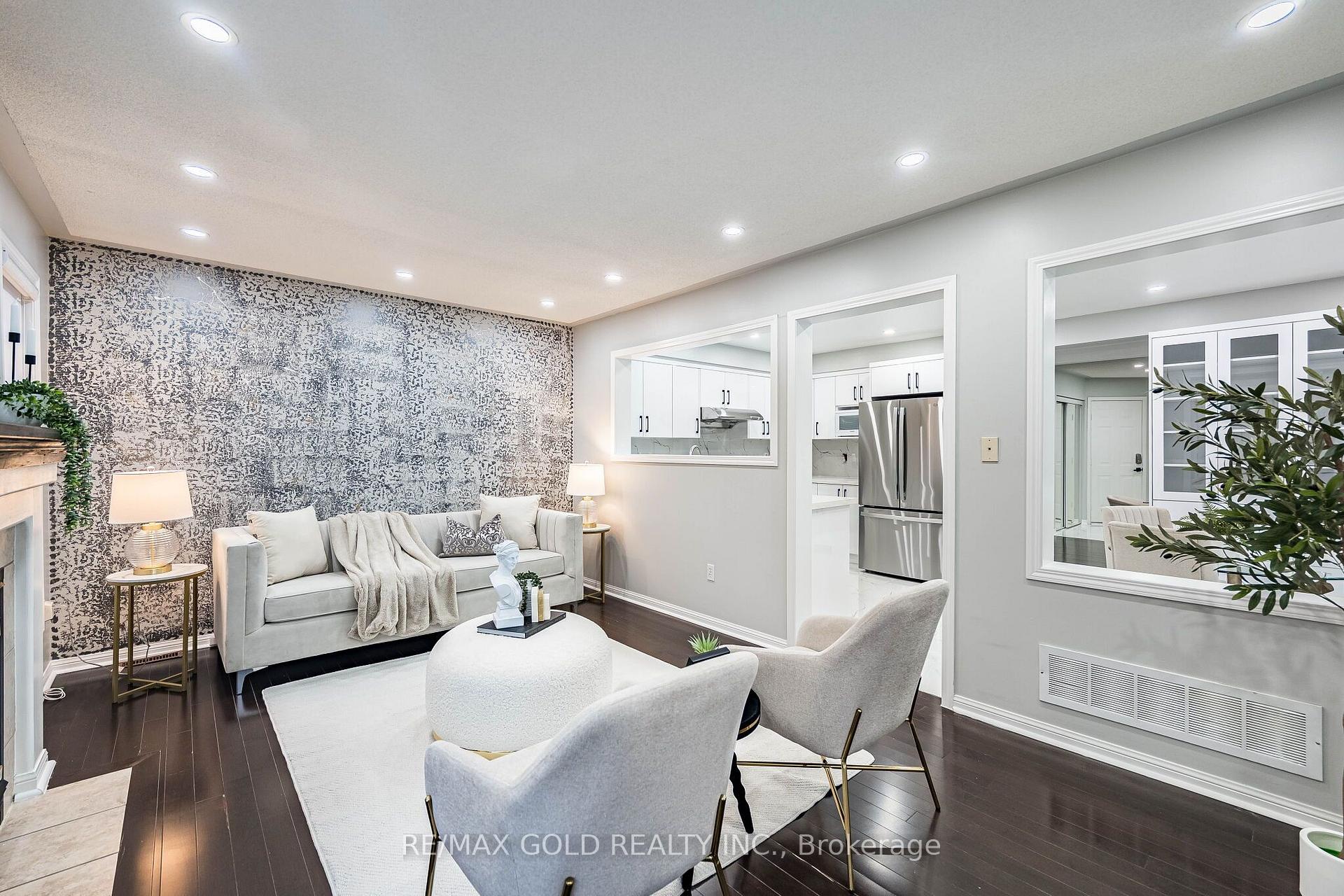 Photo 23 of 55 Secord Crescent, Brampton, Fletcher's Meadow — HOMEH