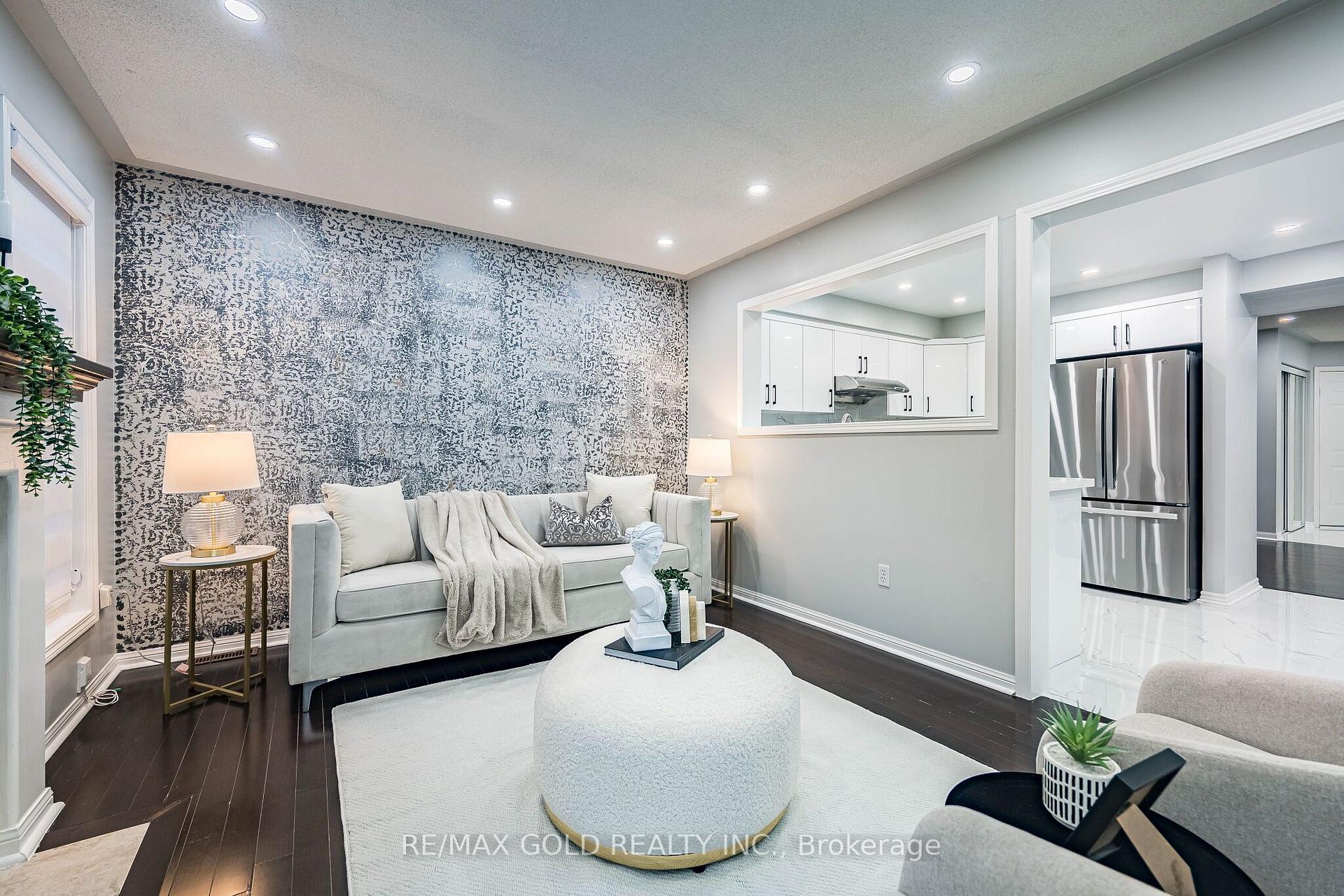 Photo 24 of 55 Secord Crescent, Brampton, Fletcher's Meadow — HOMEH
