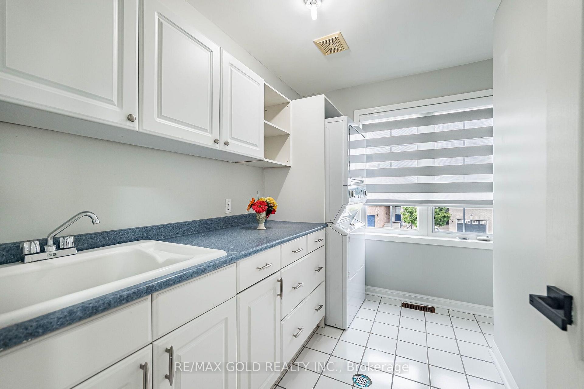 Photo 42 of 55 Secord Crescent, Brampton, Fletcher's Meadow — HOMEH