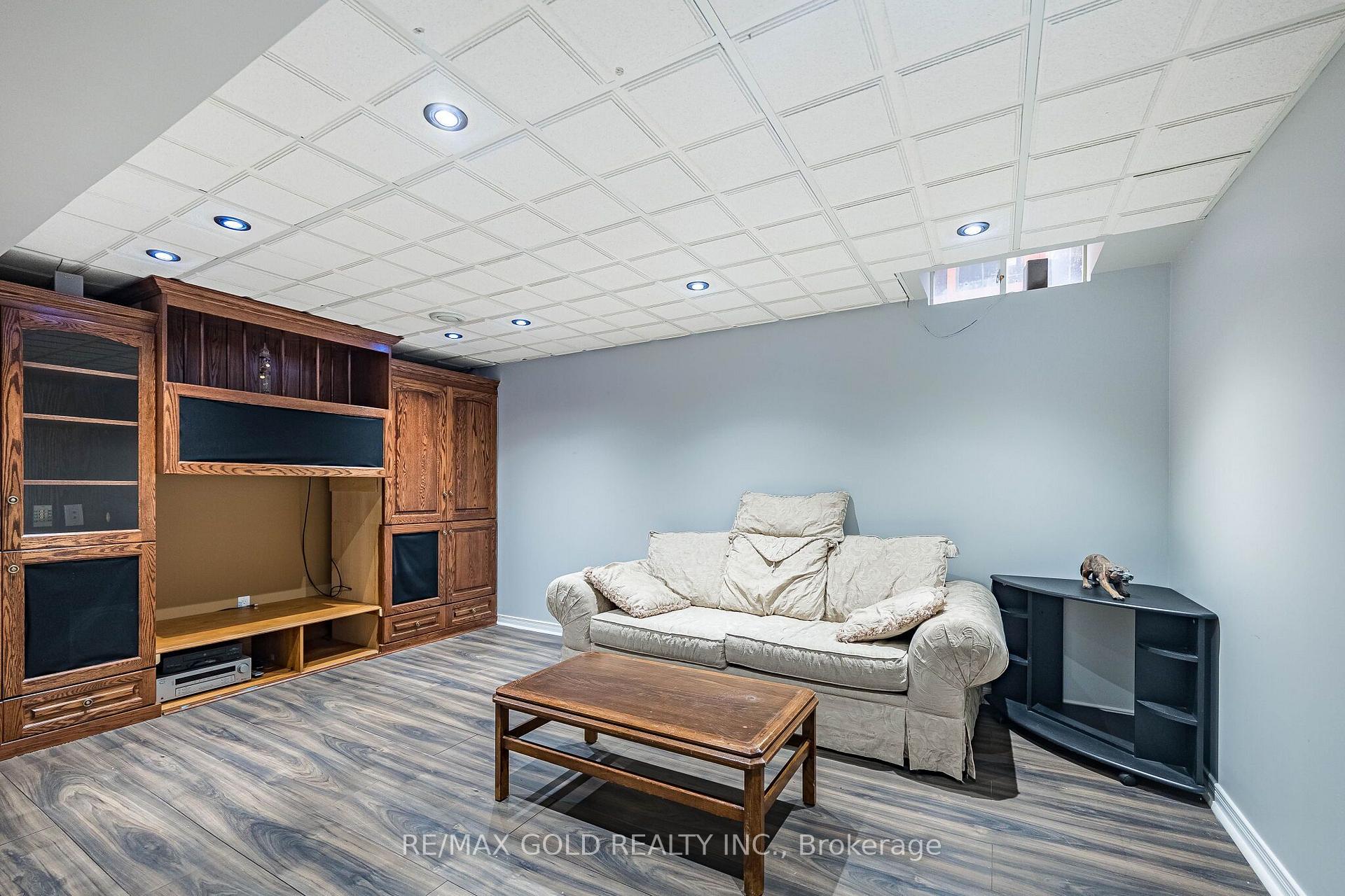 Photo 44 of 55 Secord Crescent, Brampton, Fletcher's Meadow — HOMEH